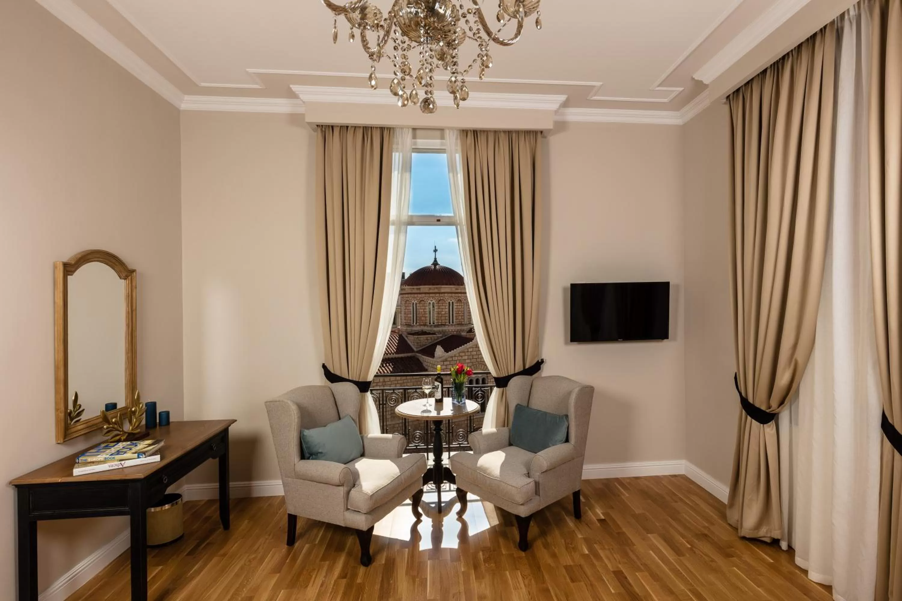 TV and multimedia in Athens Mansion Luxury Suites
