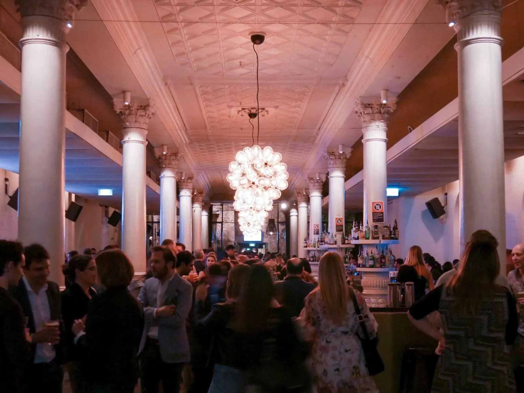 Restaurant/places to eat in Establishment Hotel