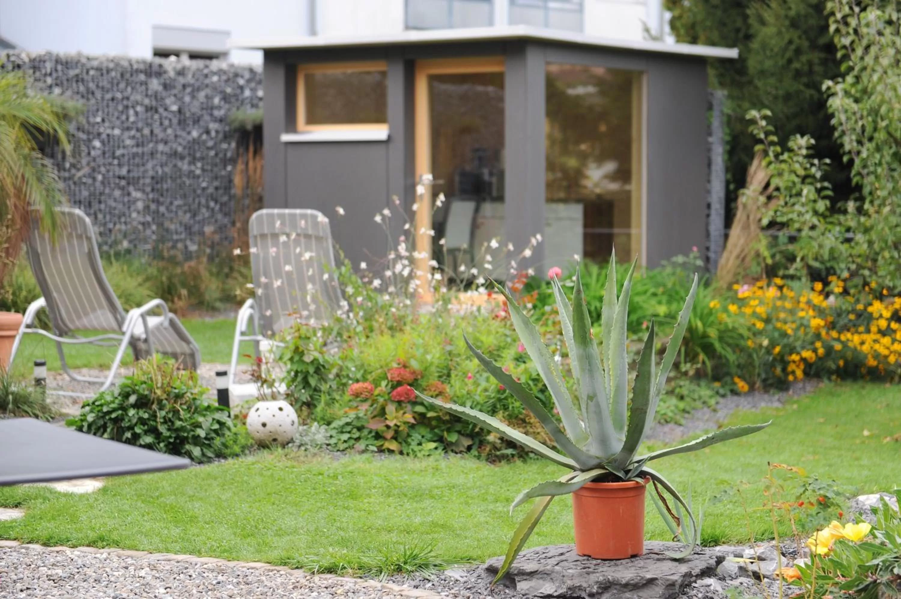 Garden in Hotel Derby Interlaken - self check-in