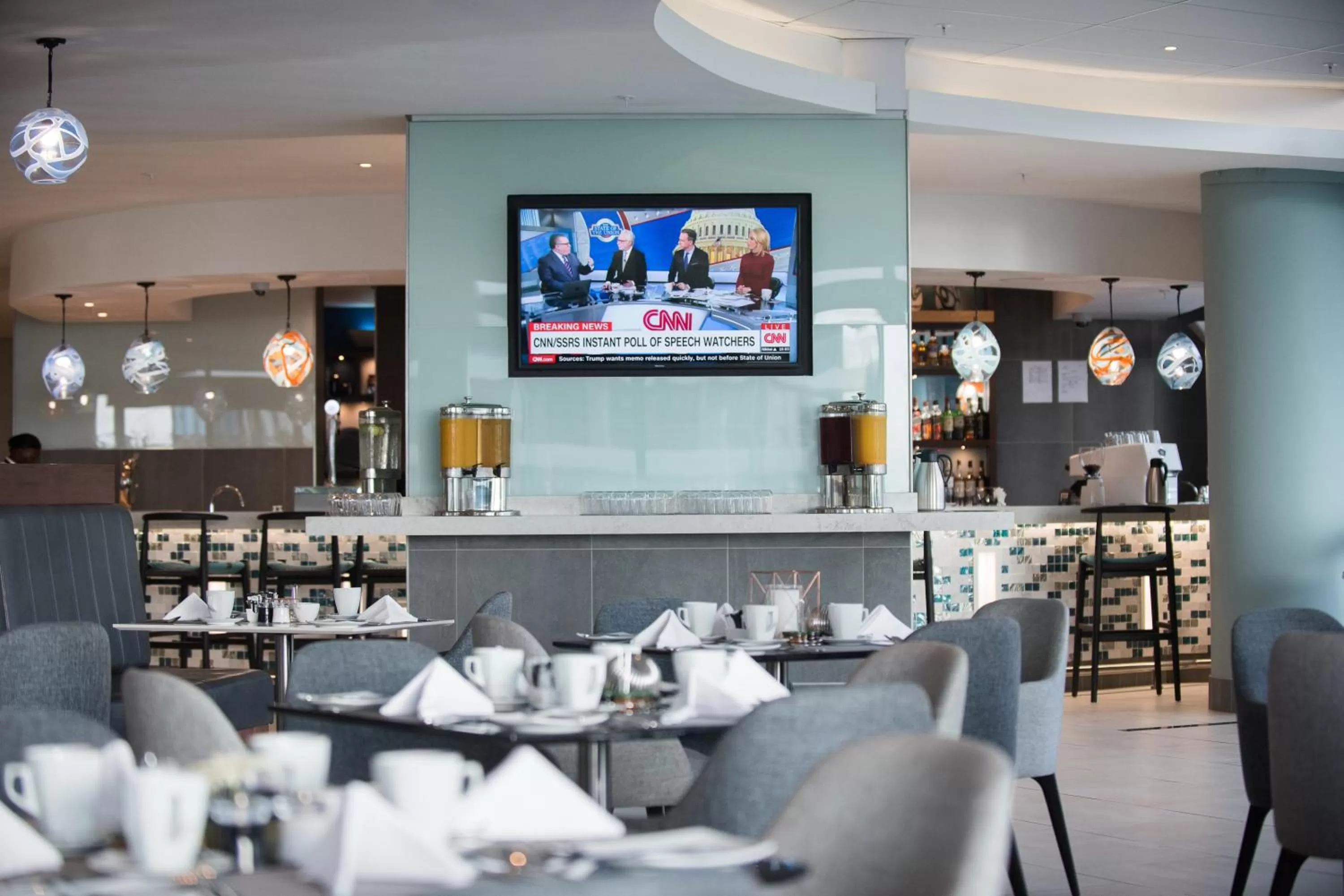 Restaurant/places to eat in The Capital Pearls Hotel