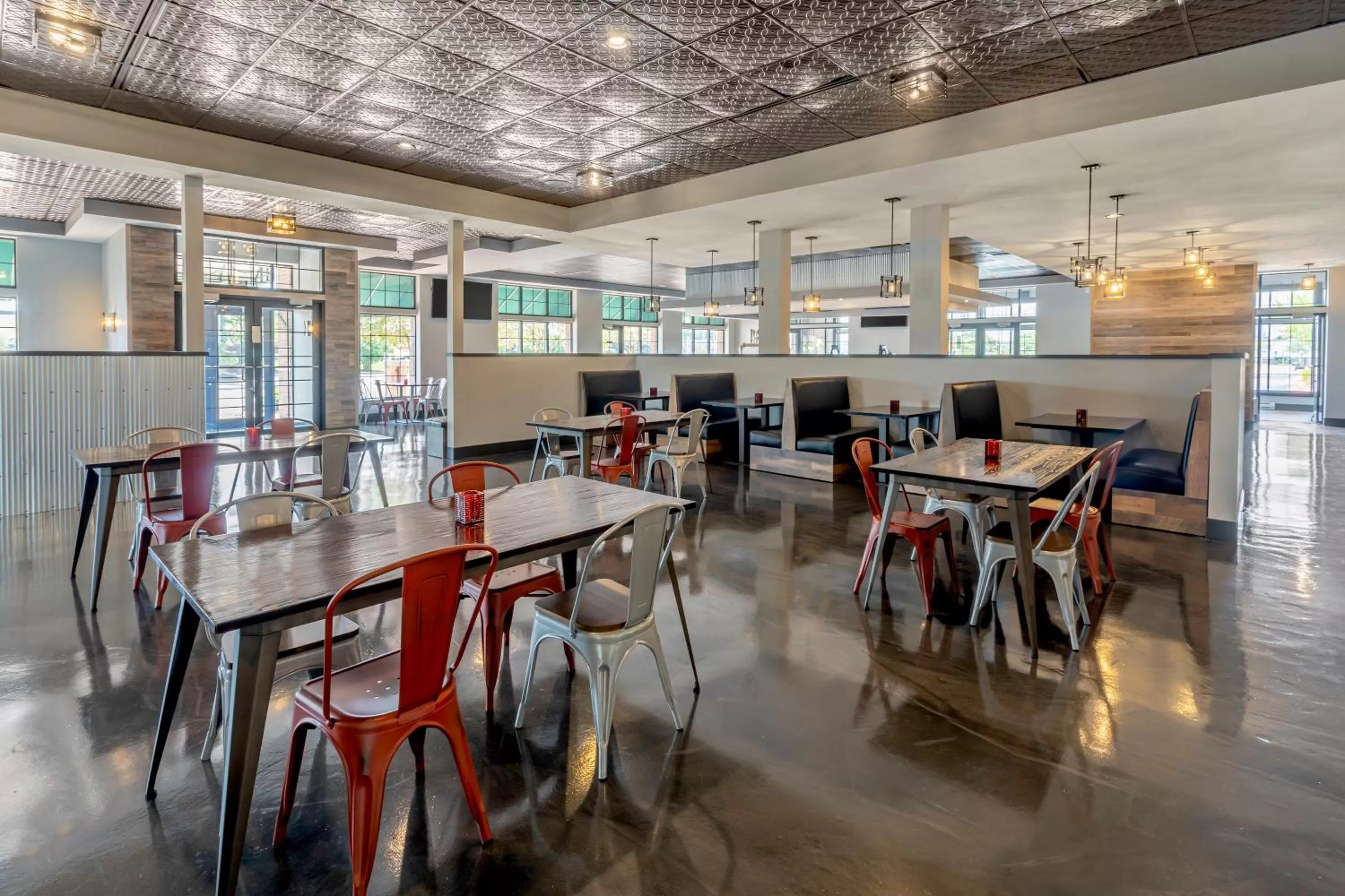 Restaurant/places to eat in Holiday Inn & Suites Wausau-Rothschild by IHG