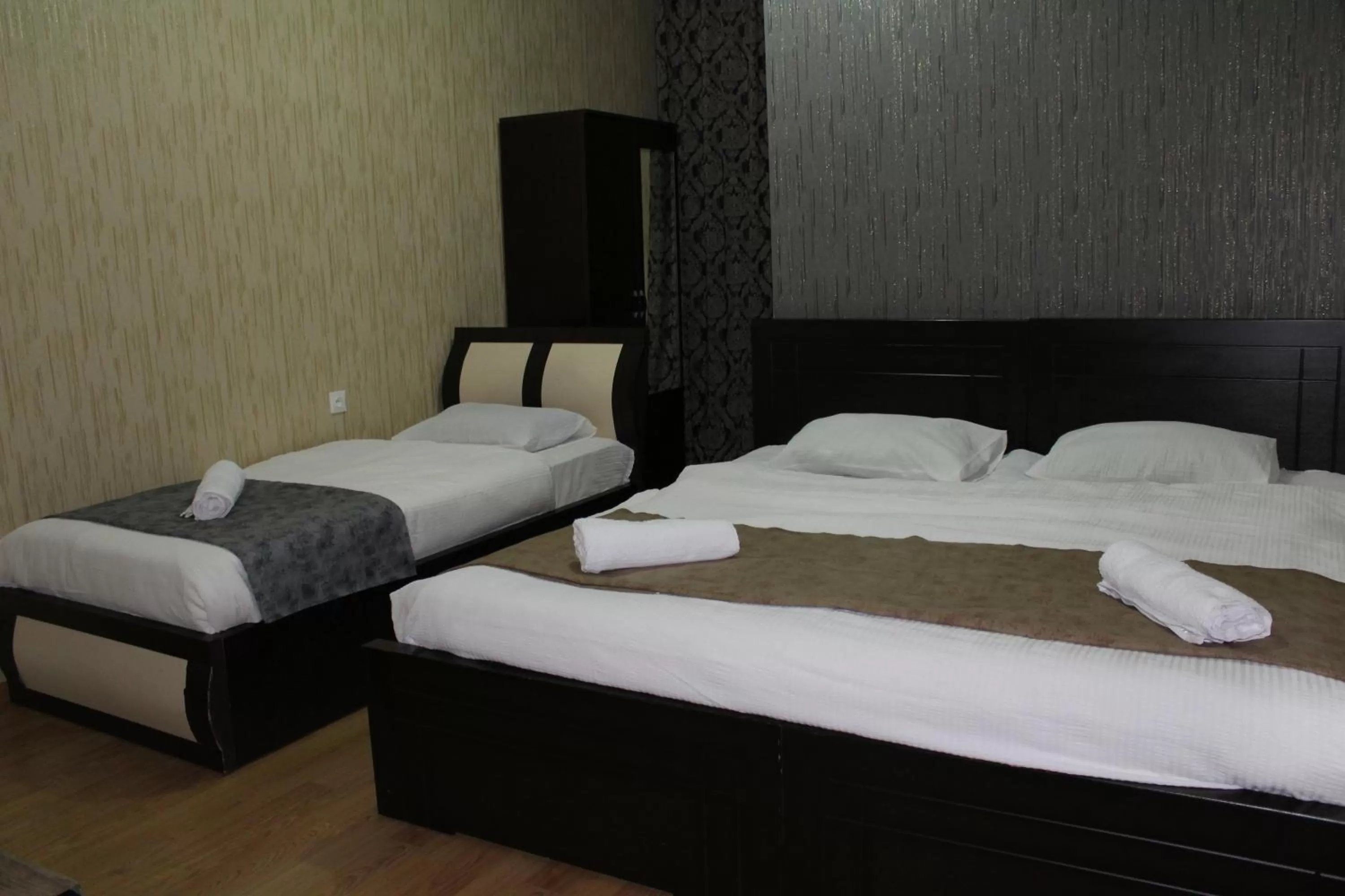 Photo of the whole room, Bed in Hotel Elegant
