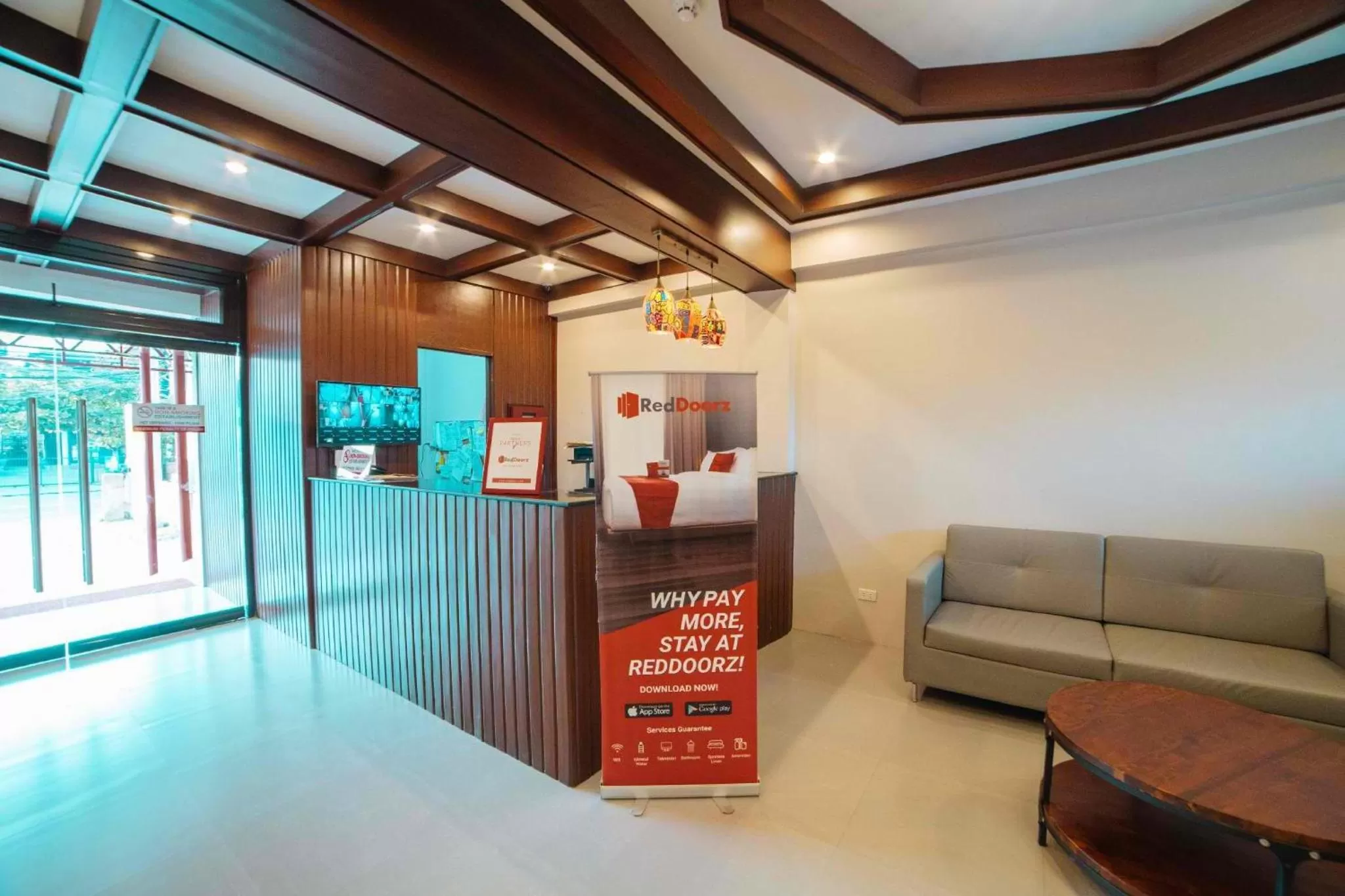 Lobby or reception in RedDoorz at Travelers Inn Bajada Davao