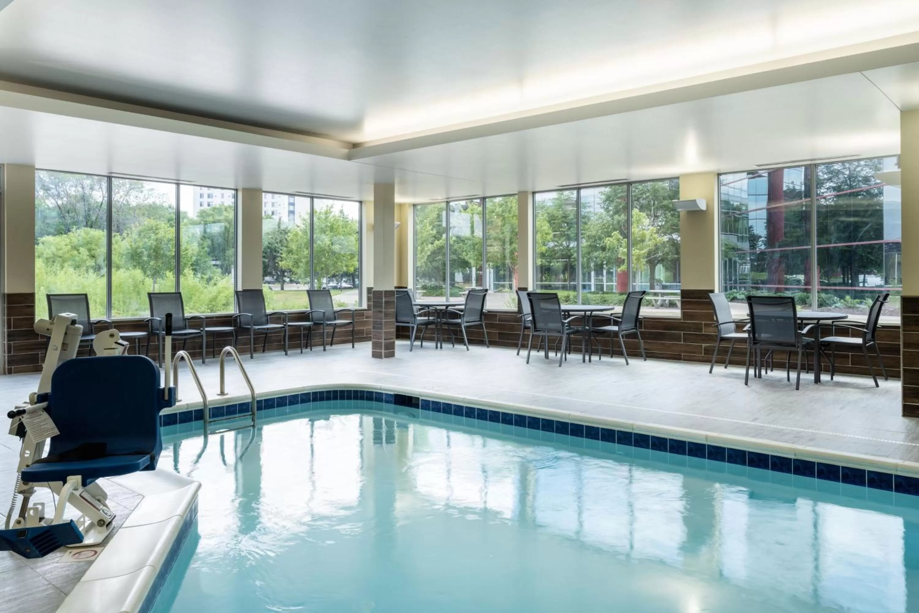 Swimming pool in Fairfield Inn & Suites Minneapolis North