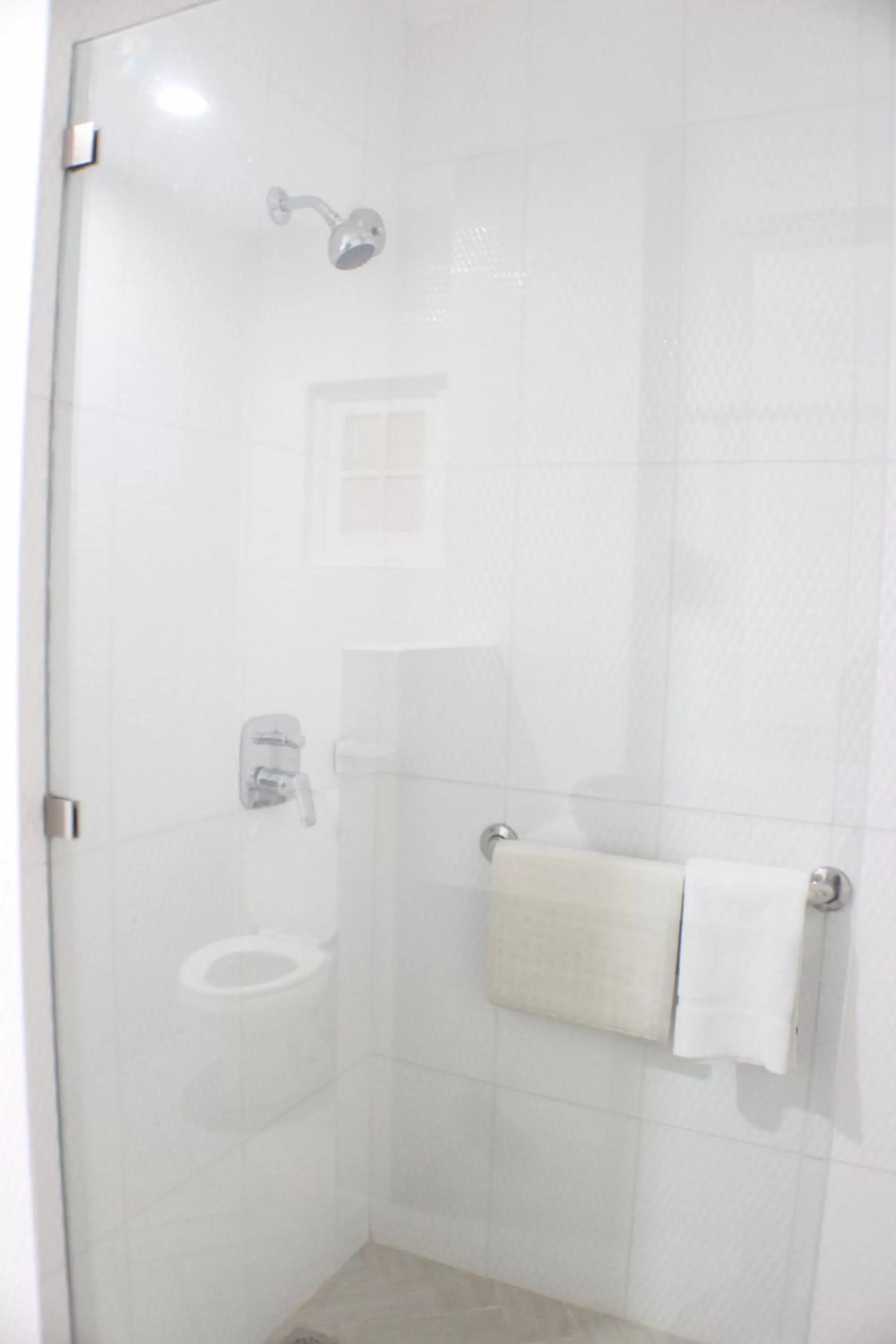 Bathroom in Altamont Court Hotel