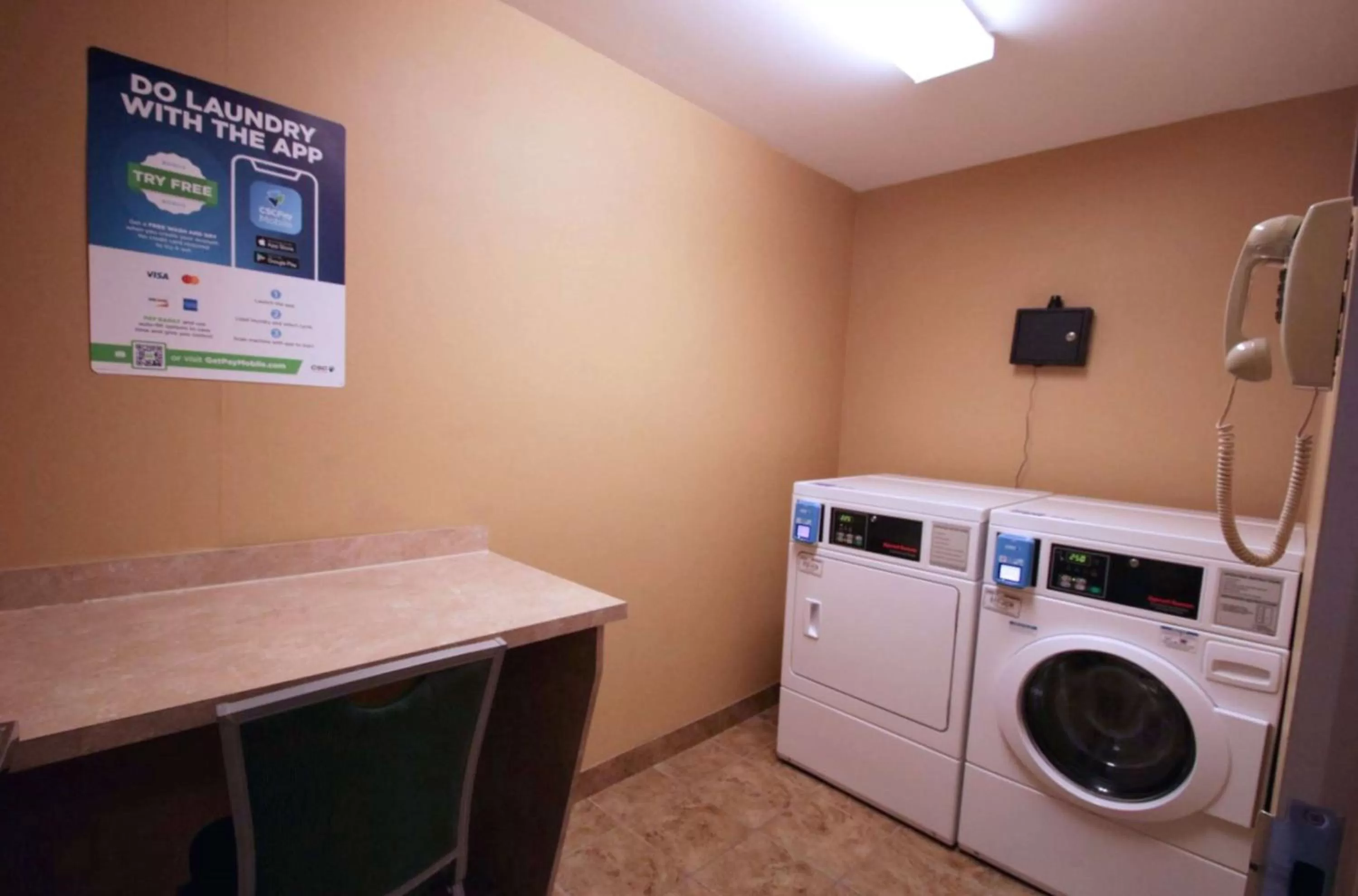 Property building in Hampton Inn & Suites Jacksonville Beach Boulevard/Mayo Clinic