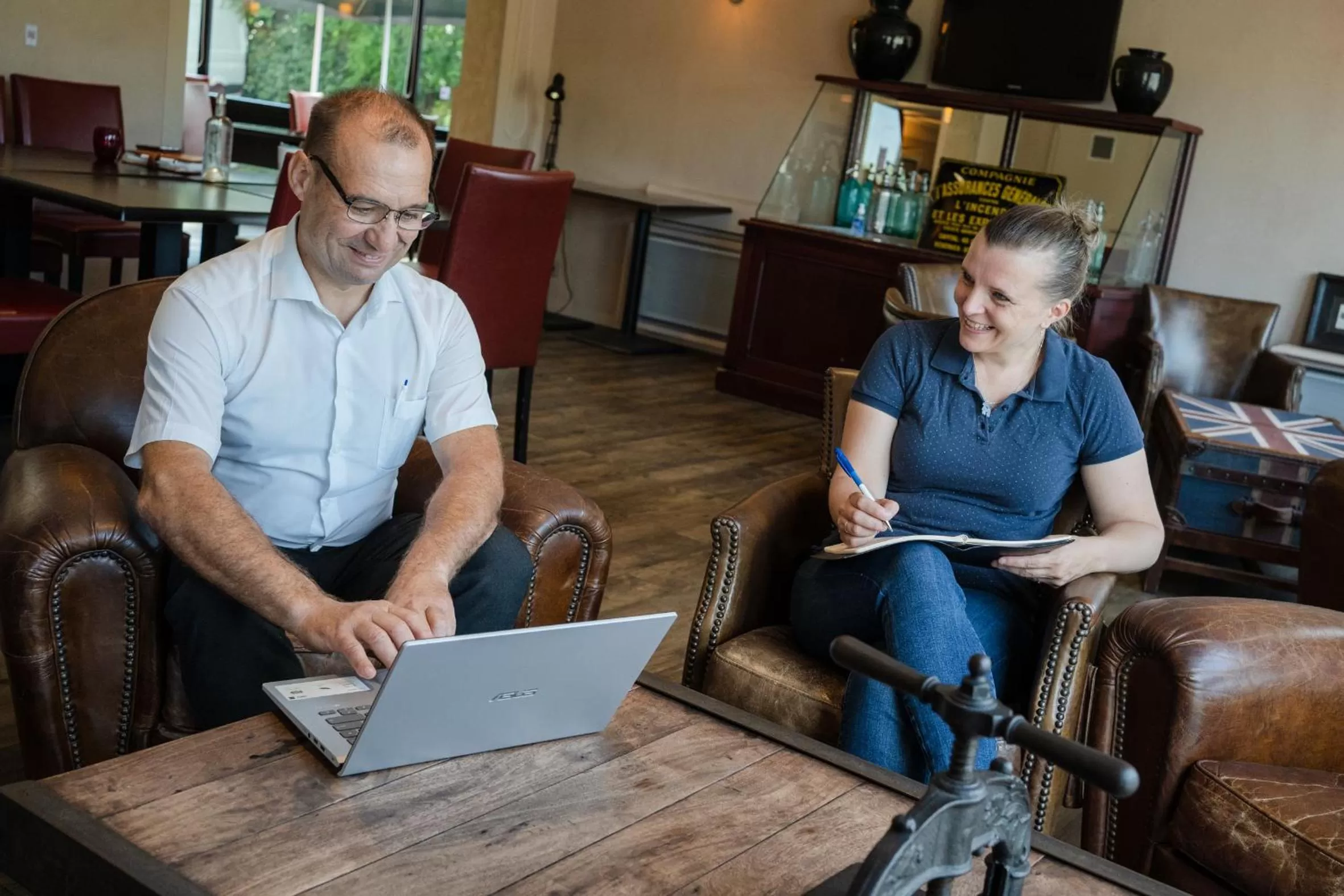 Lounge or bar in Brit Hotel Essentiel Cholet