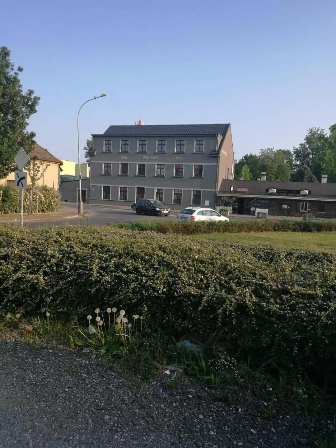 Sun-House Pension - ParkingFree Limited spaces-