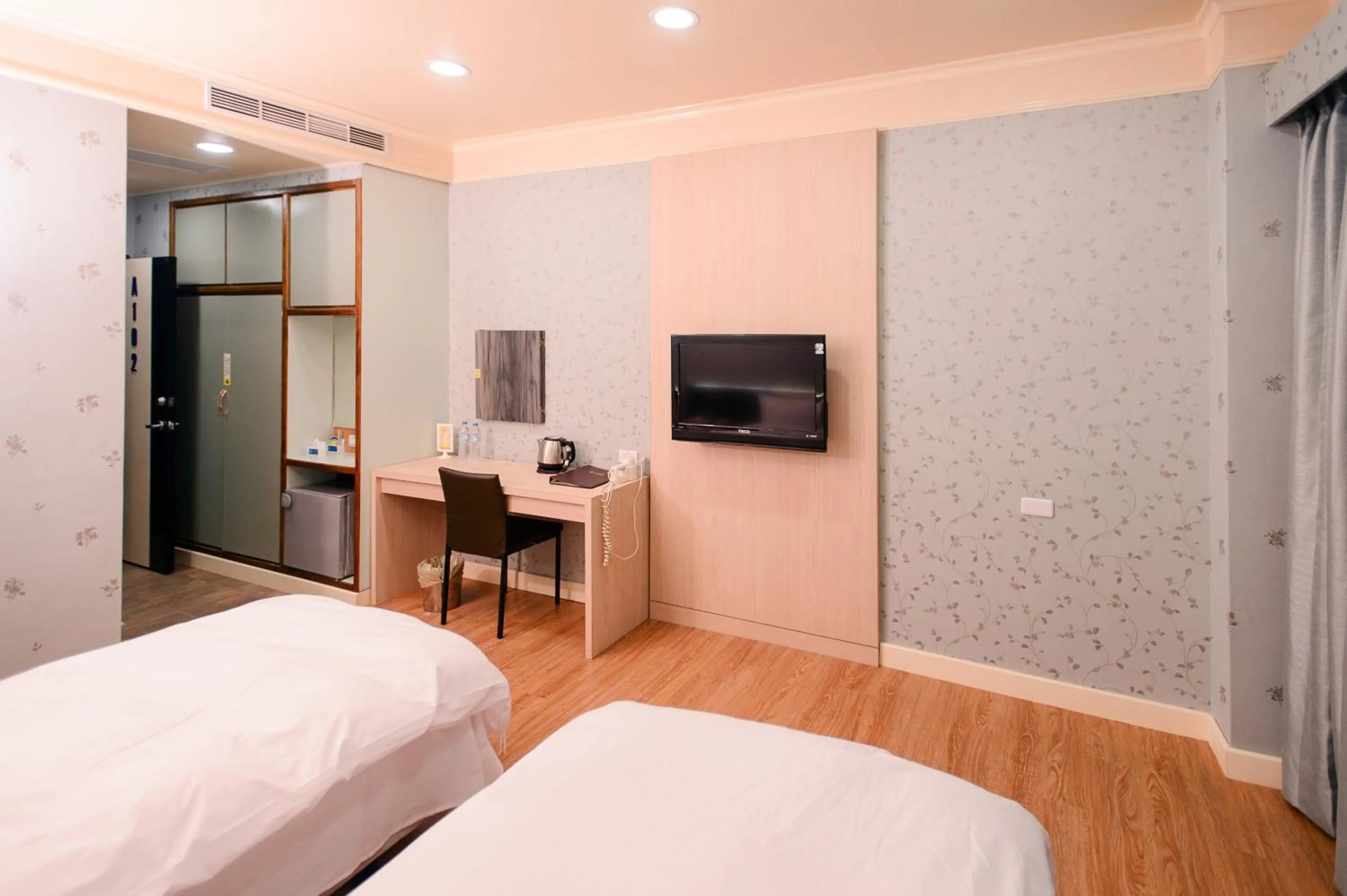 Bedroom, Bed in Duke Business Hotel