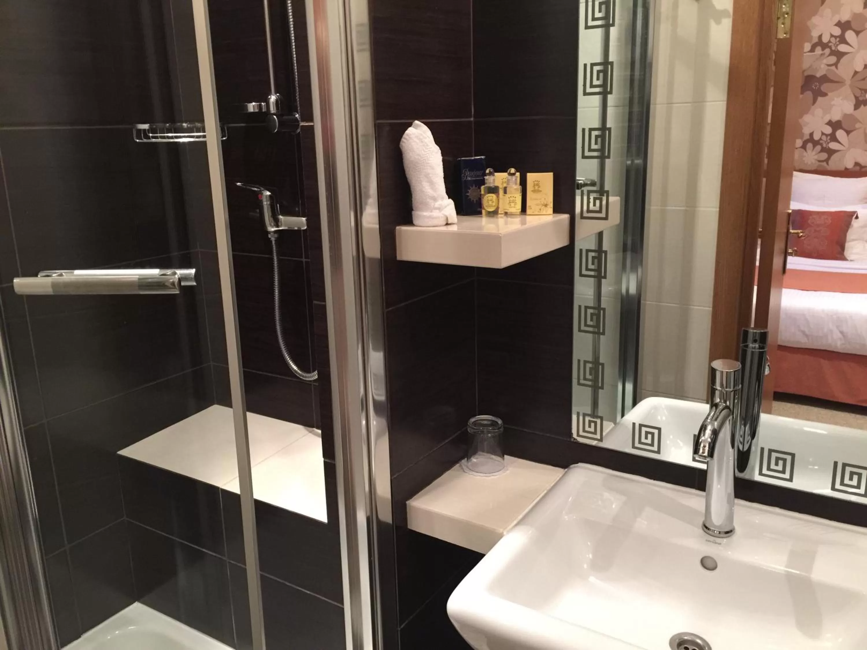 Bath in Eney Boutique Hotel