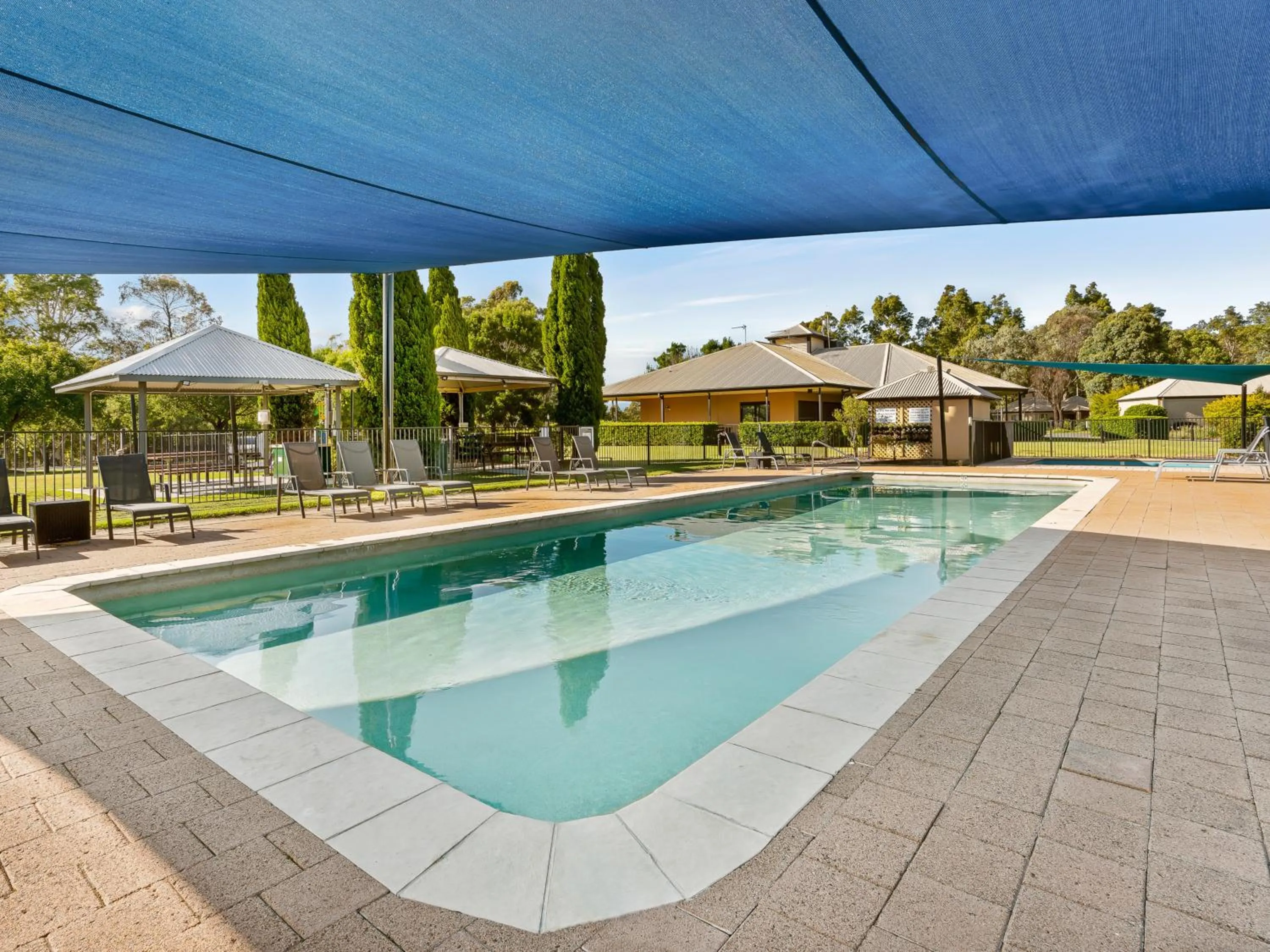 Swimming pool in Leisure Inn Pokolbin Hill