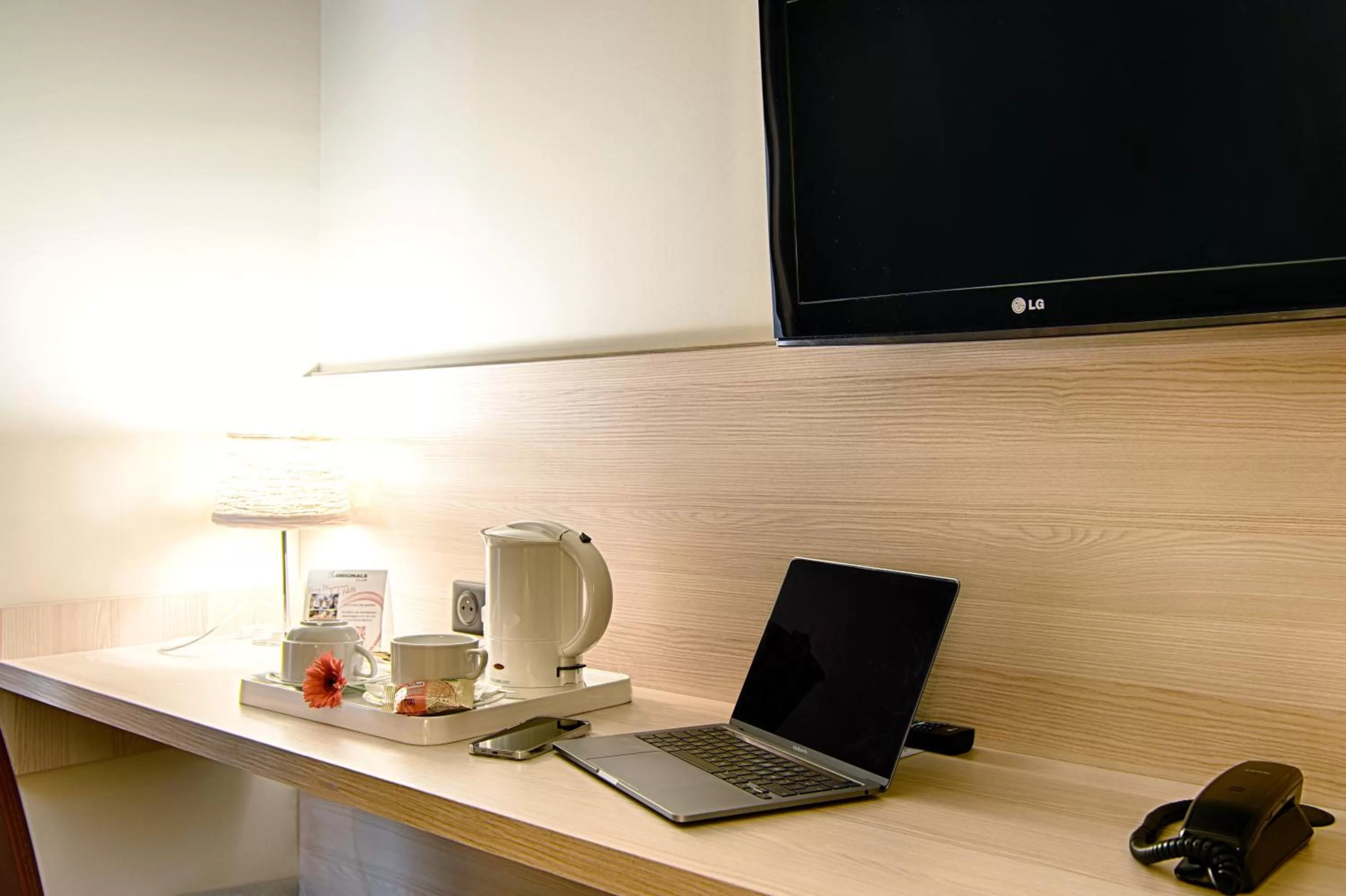 Coffee/tea facilities in The Originals City, Hôtel Les Bruyères, Dax Nord