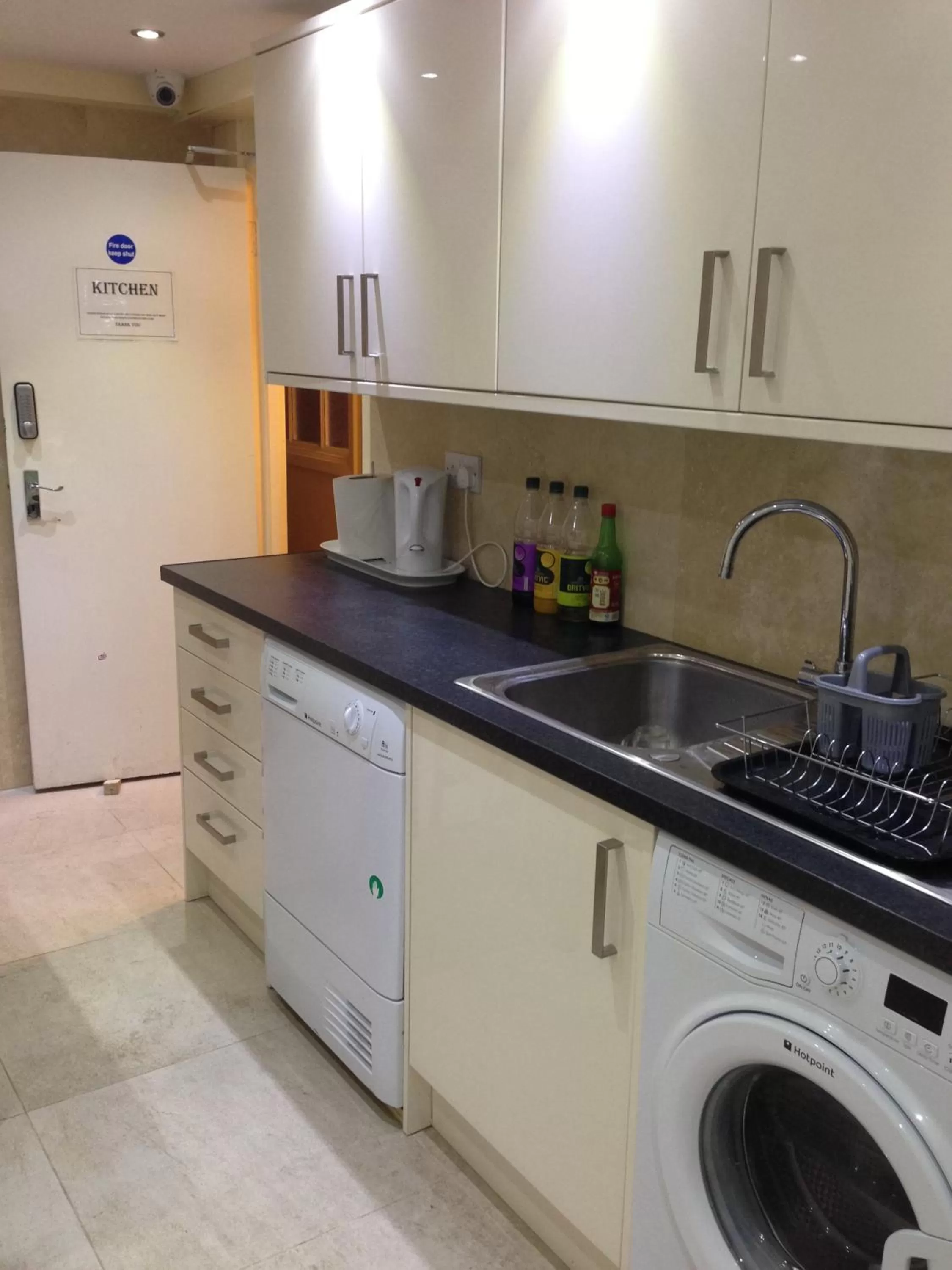 Communal kitchen in Hour Glass Hotel