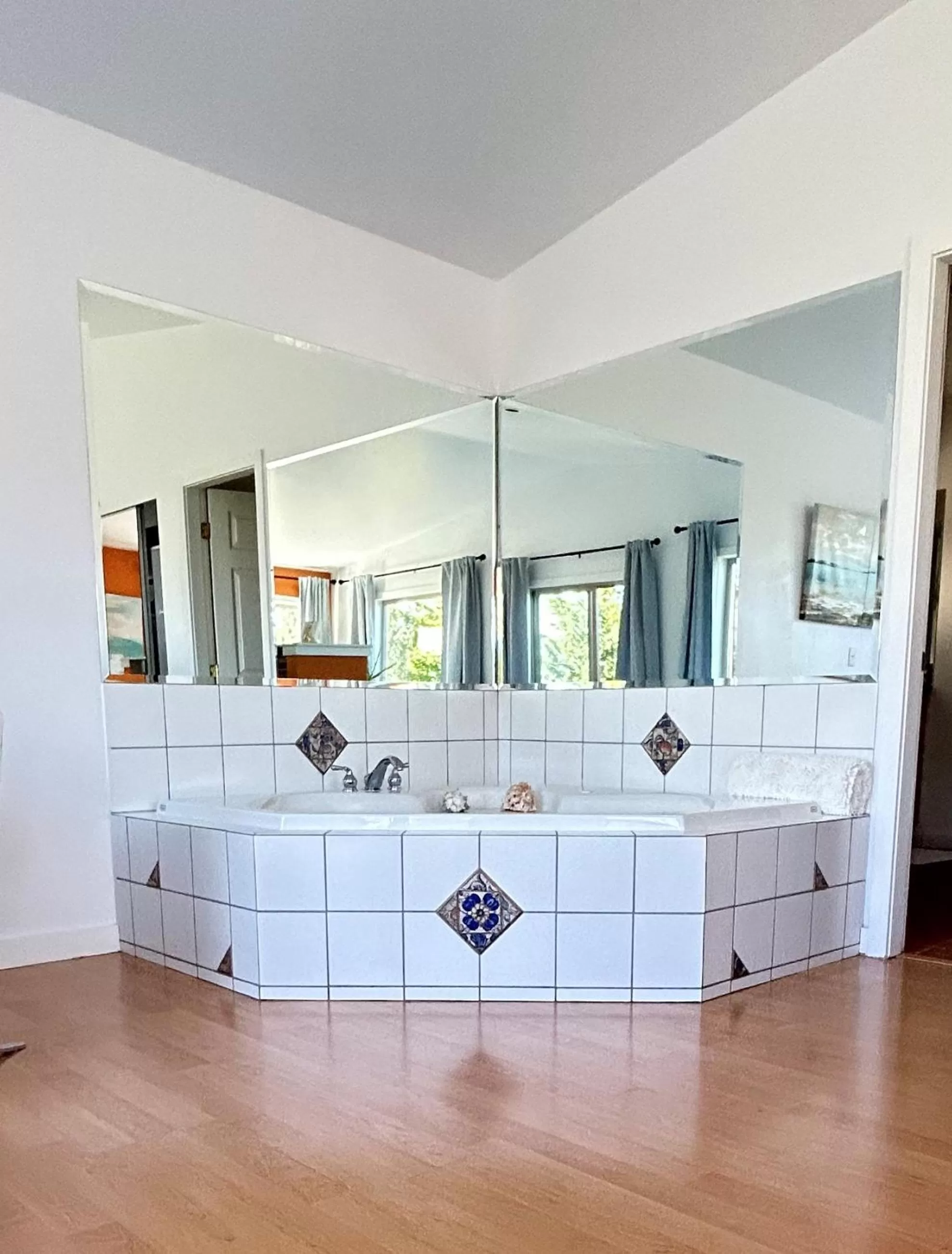 Property building, Kitchen/Kitchenette in Armand Heights