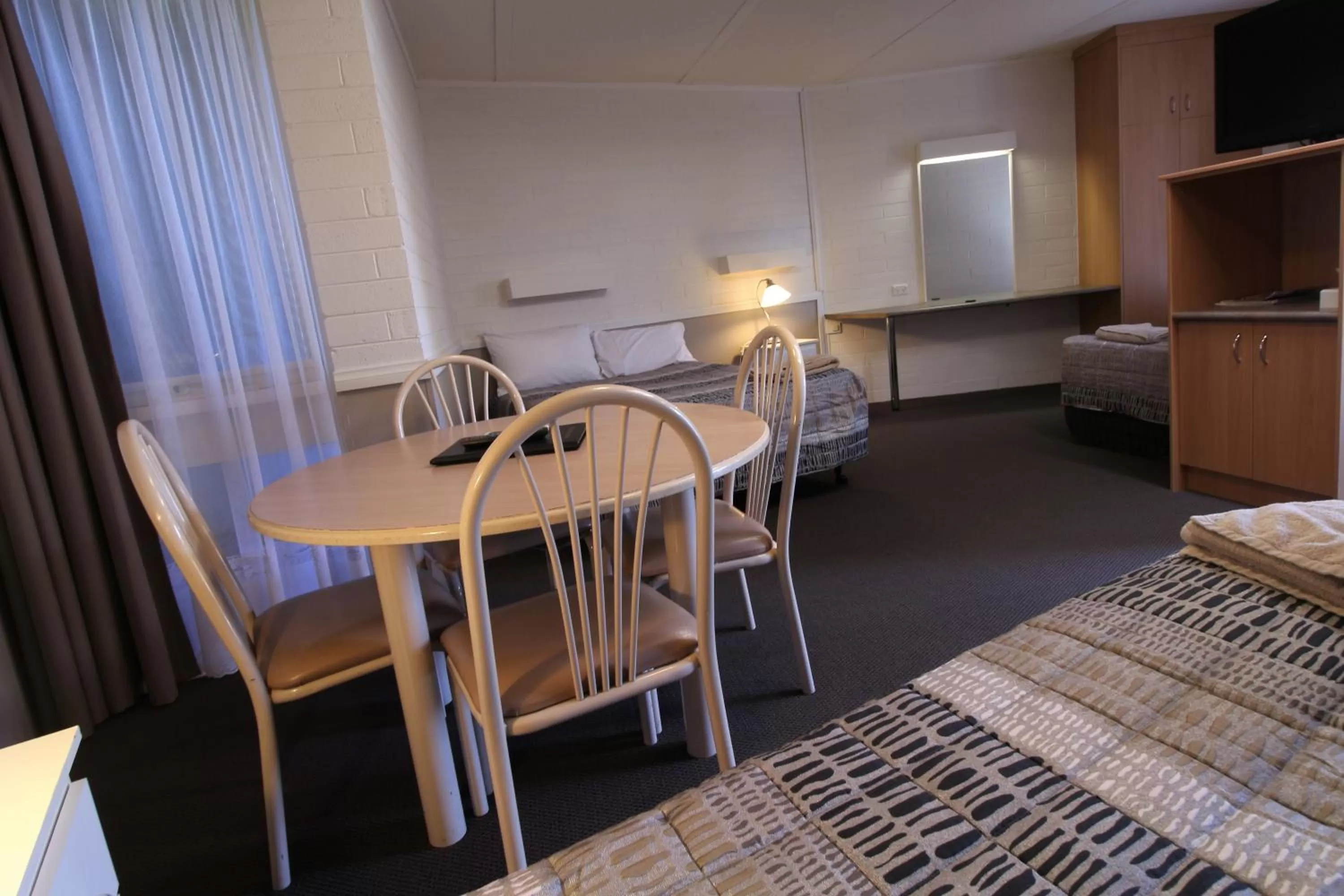 Bed in Cobram Colonial Motor Inn