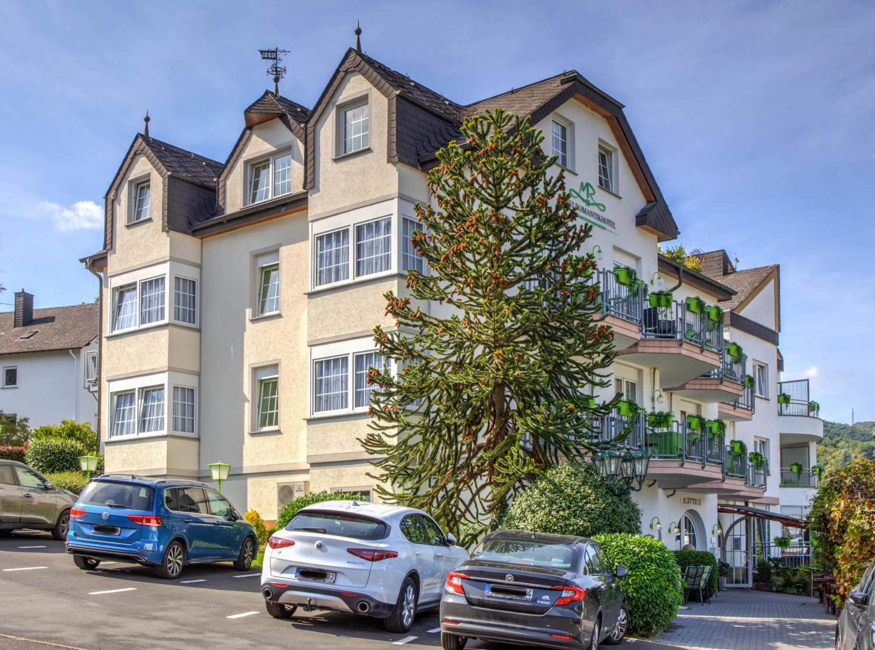 Property building in Moselromantik Hotel Am Panoramabogen