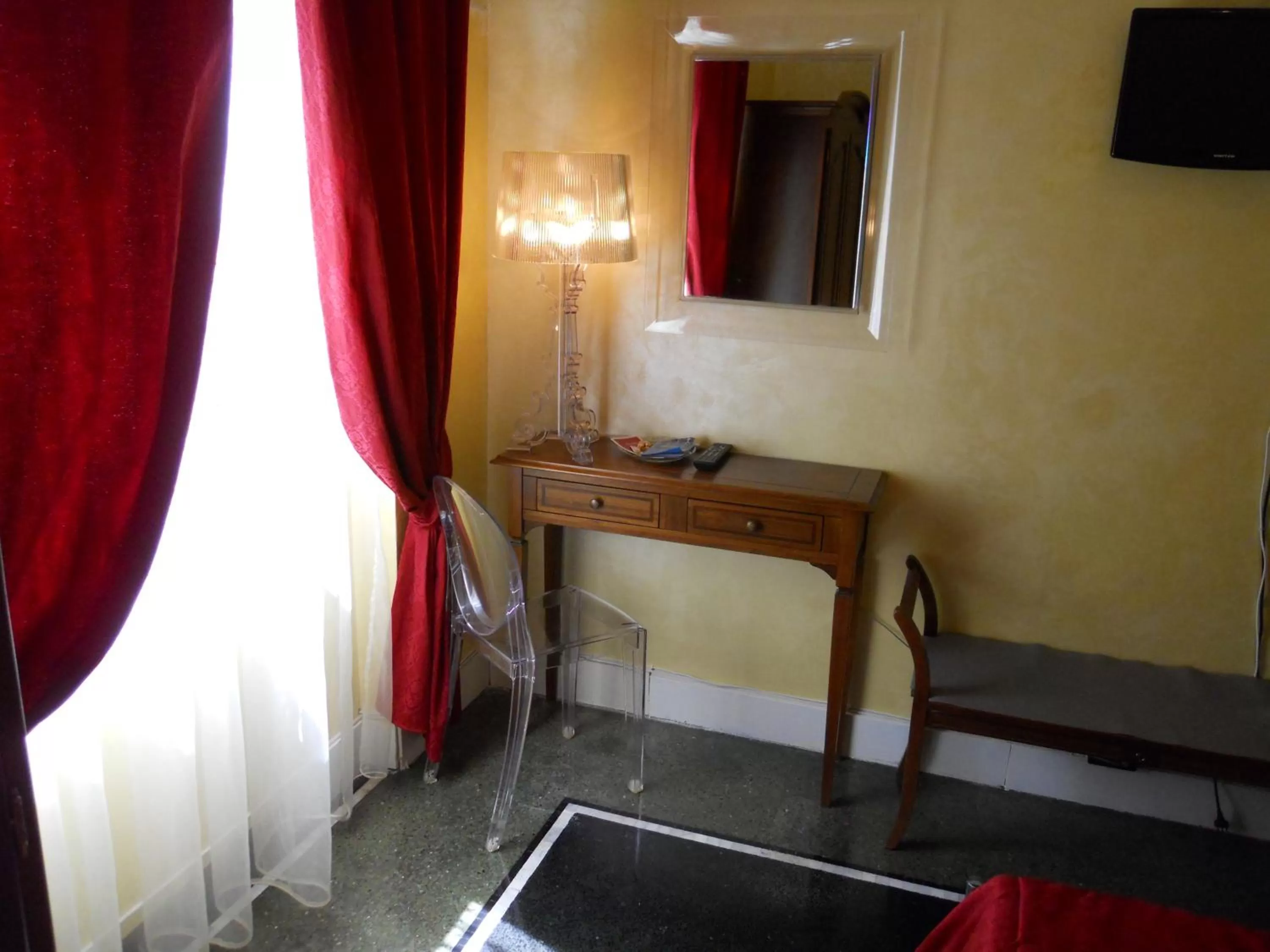 Decorative detail in Locanda Villa Moderna