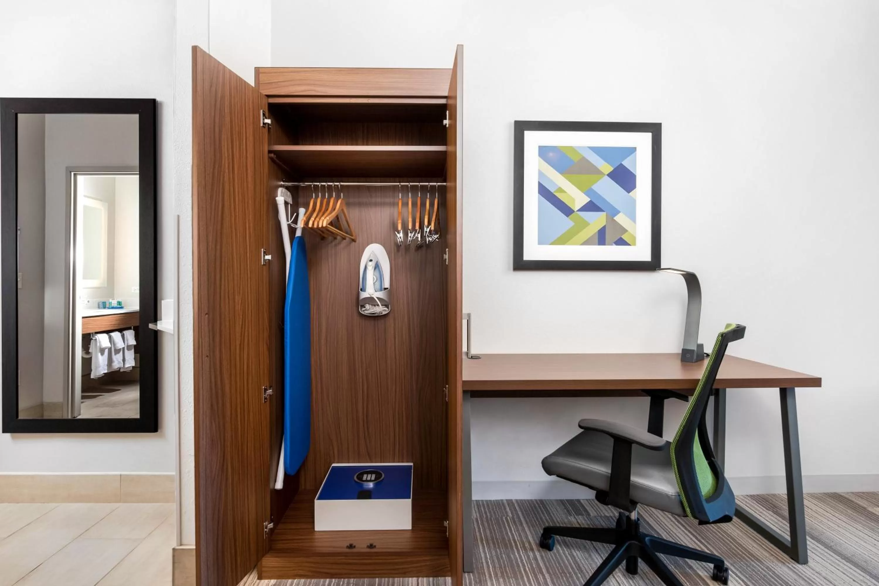 Lobby or reception in Holiday Inn Express Hotel and Suites Conroe by IHG