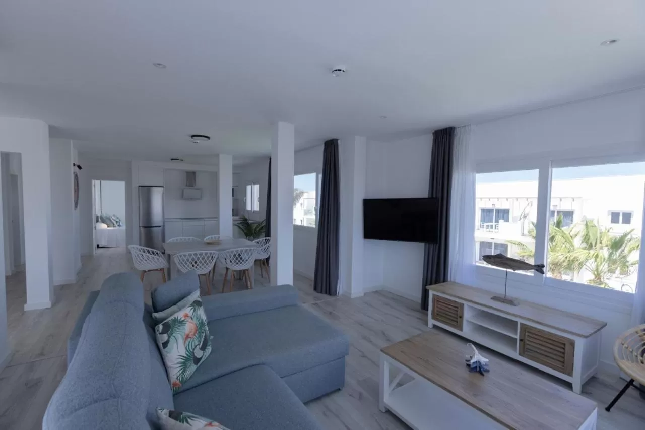 Kitchen or kitchenette, Seating Area in Island Home Fuerteventura