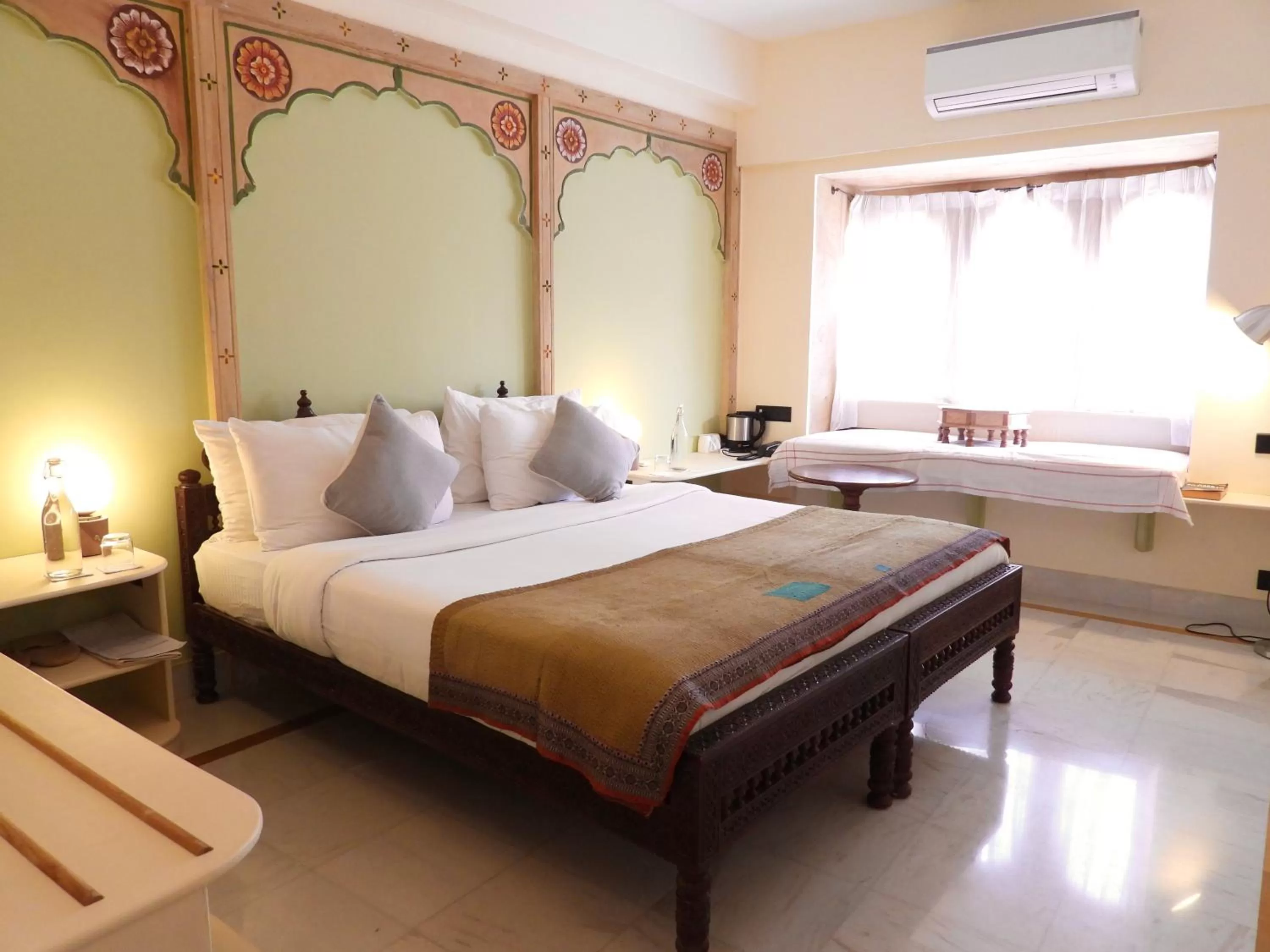 Coffee/tea facilities, Bed in The Stepwell Hotel