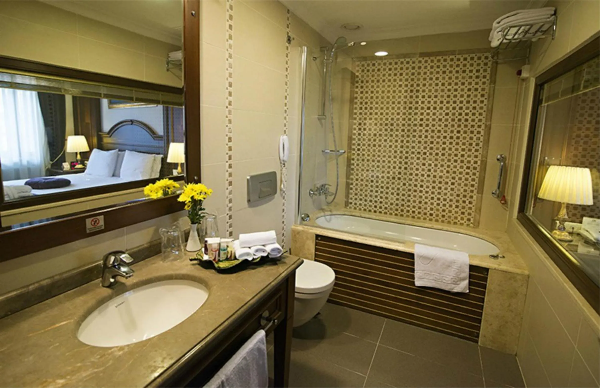 Toilet in GLK PREMIER Regency Suites & Spa