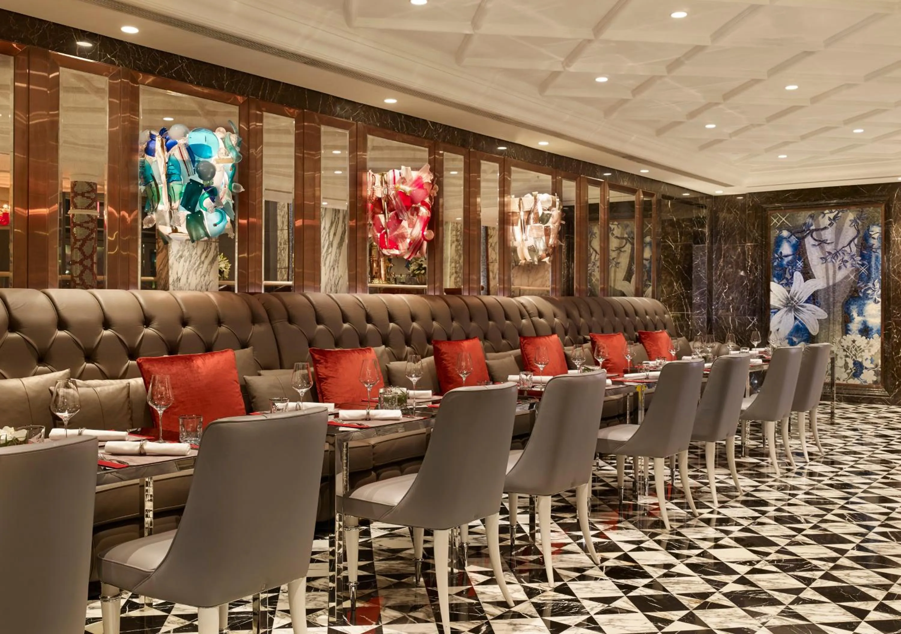 Restaurant/places to eat in The Reverie Saigon Residential Suites