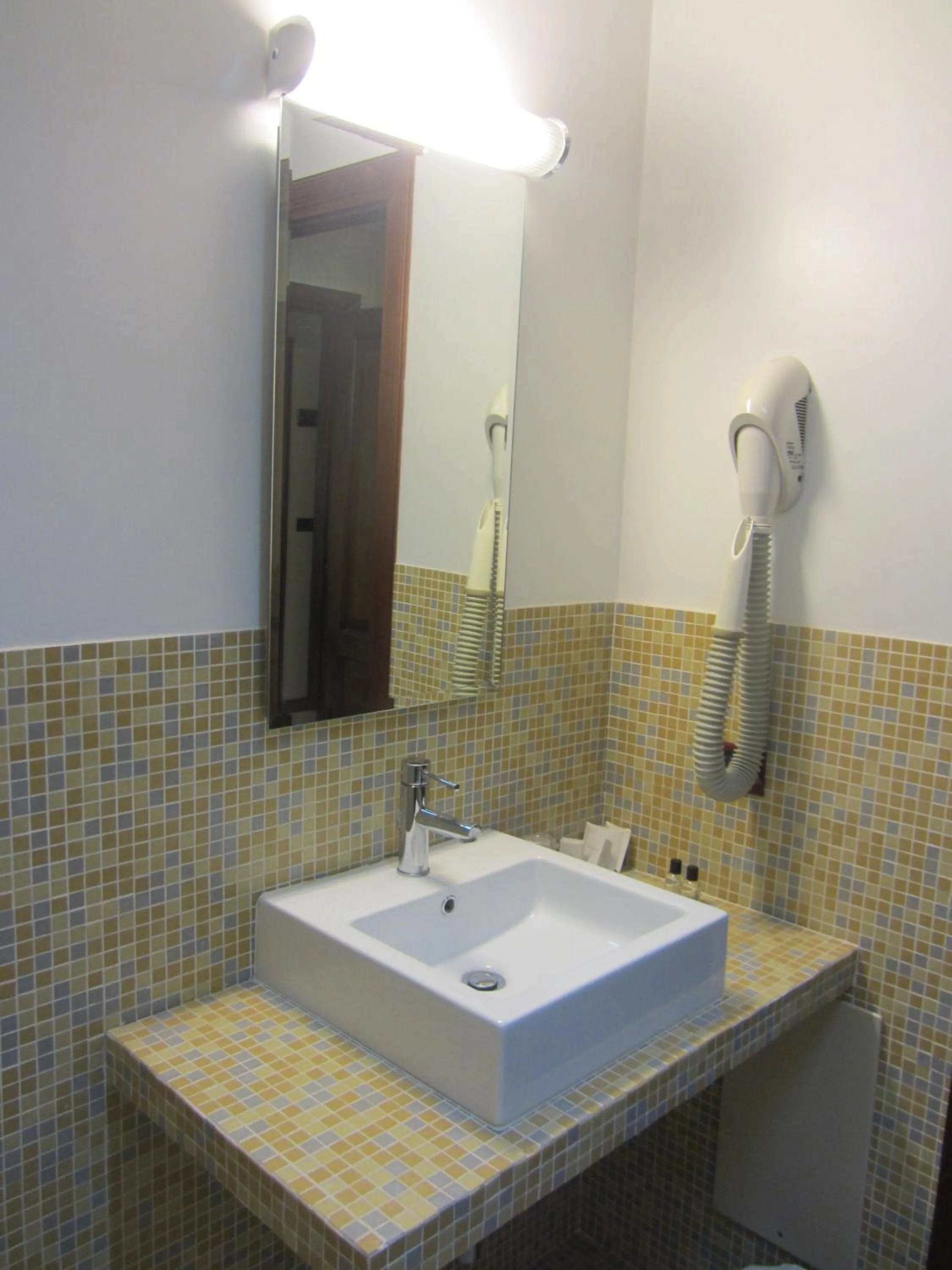 Bathroom in Hotel Leonardo Da Vinci