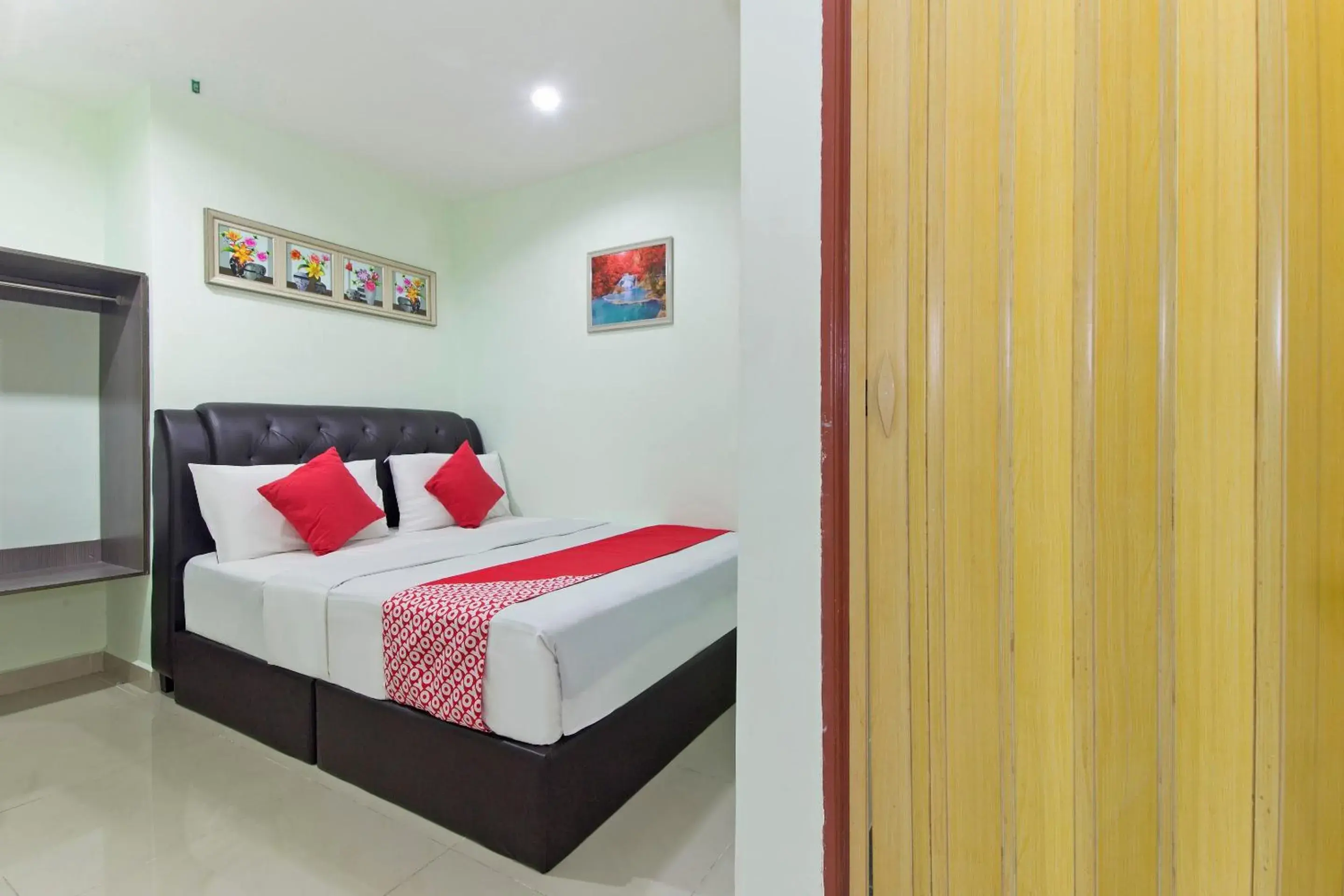 Standard Double Room in OYO 444 KL Empire Hotel Standard Double Room in OYO 444 KL Empire Hotel