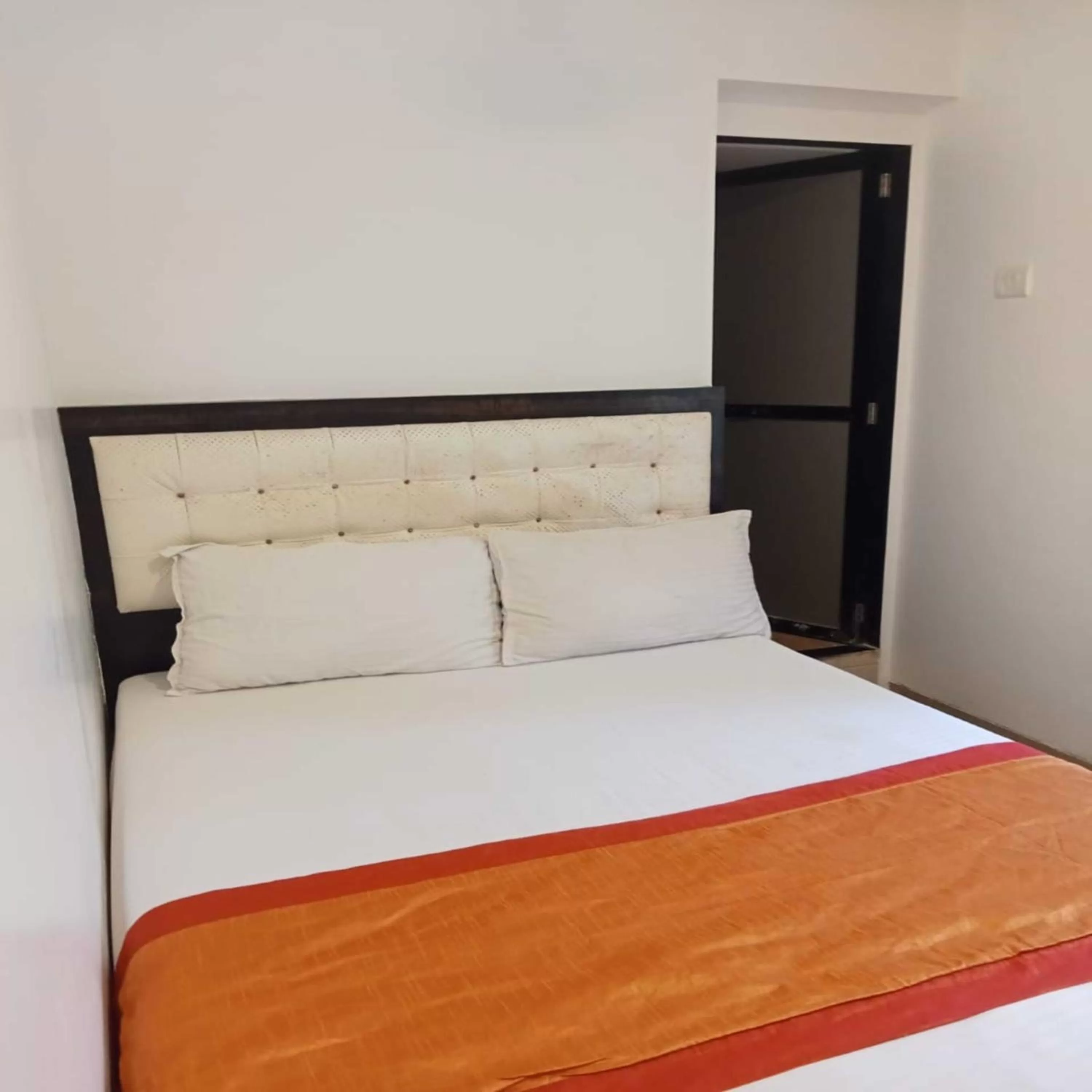 Bedroom, Bed in Hotel Borivali Executive - Near Borivali Railway Station