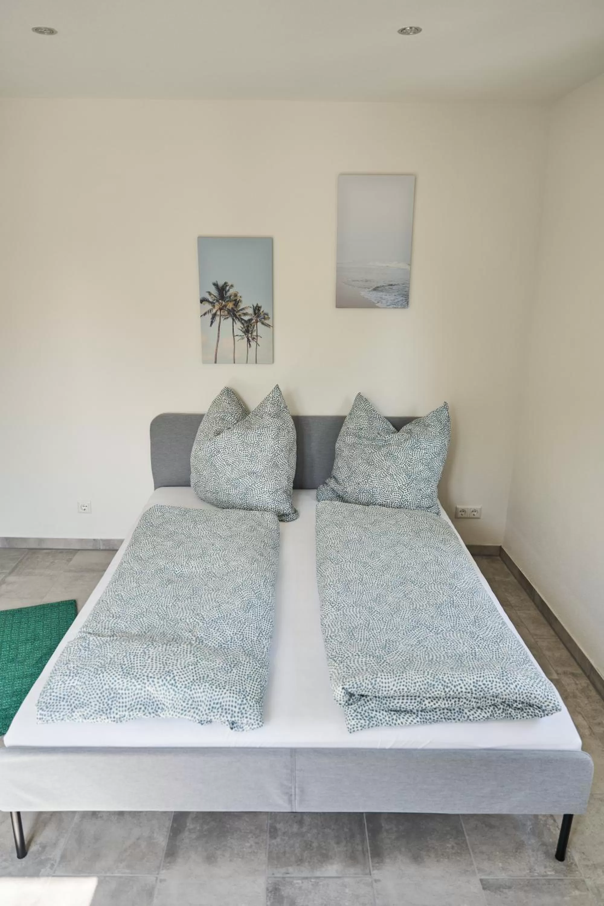 Bed in Greenhome Lörrach -Ihre Unterkunft im 3-Ländereck-