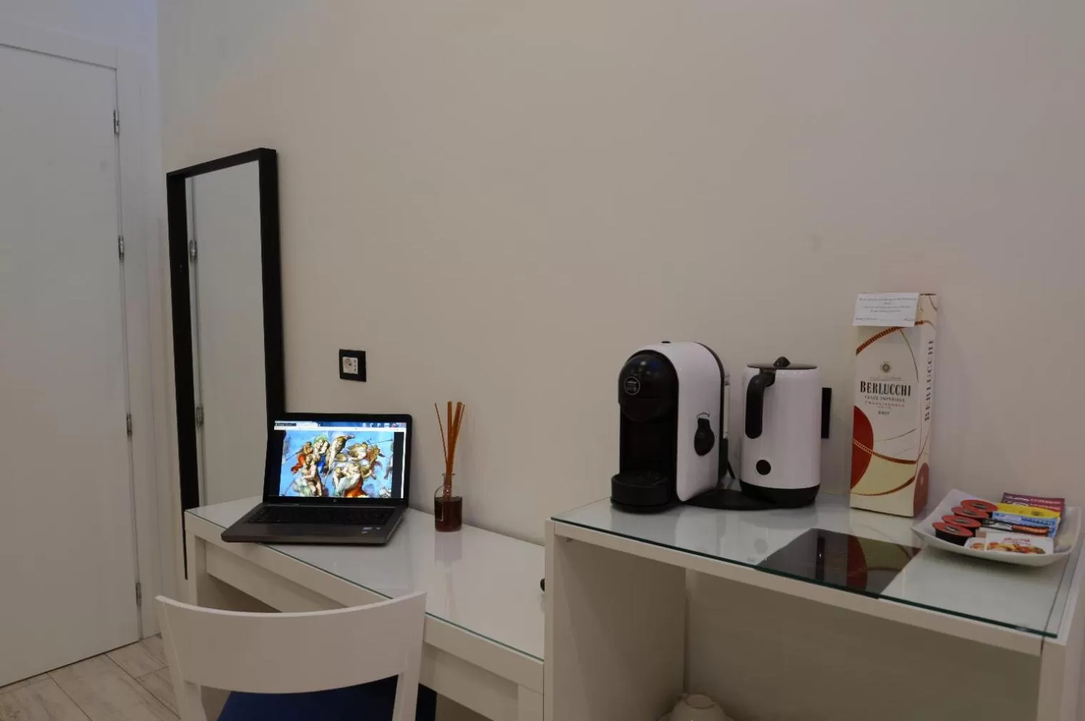 TV and multimedia in Escape Luxury Suite - CA Domus Collection