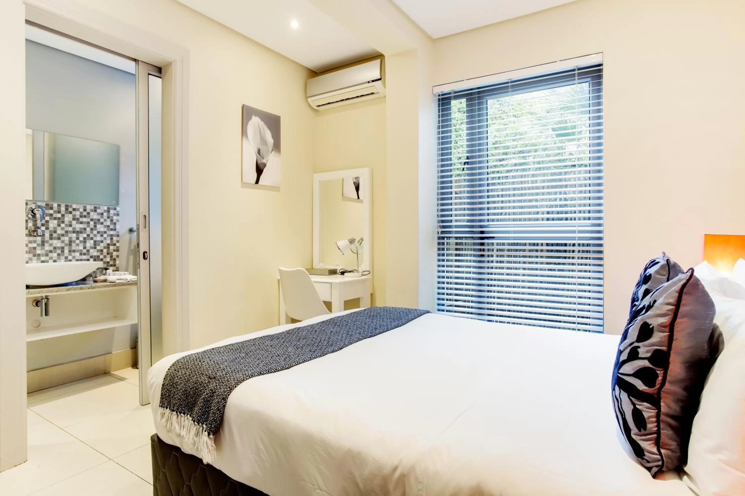 Bed in The One 8 Hotel in Green Point - Solar Power