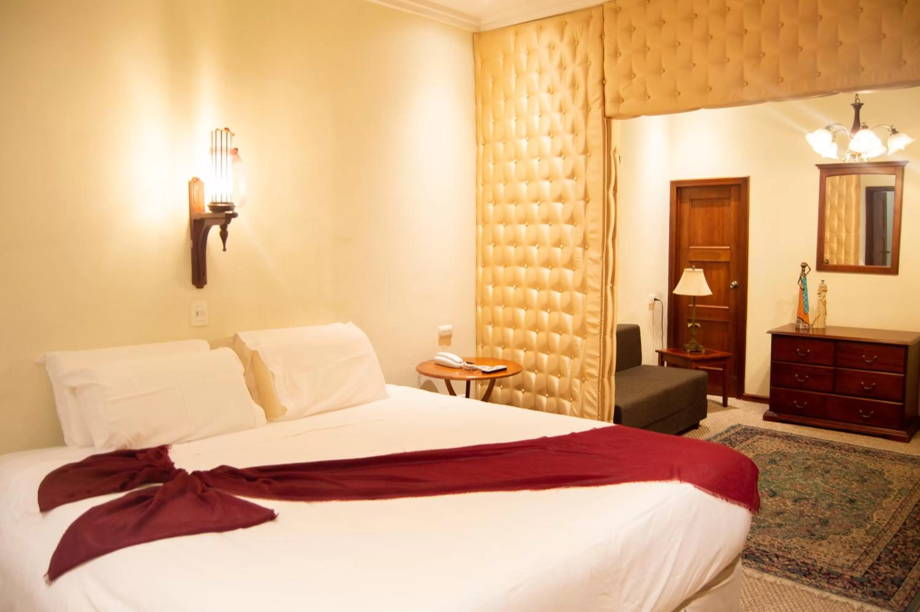 Restaurant/places to eat, Bed in Hotel Carvallo