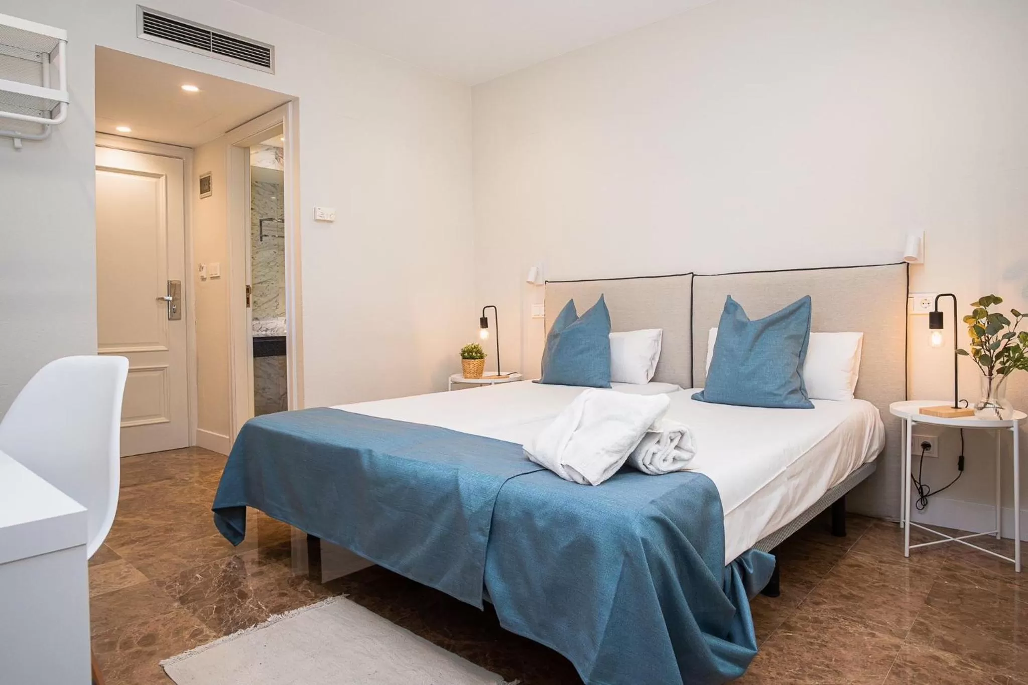 Bed in VTZ The Orus Factory Hotel - Parking Muy Económico