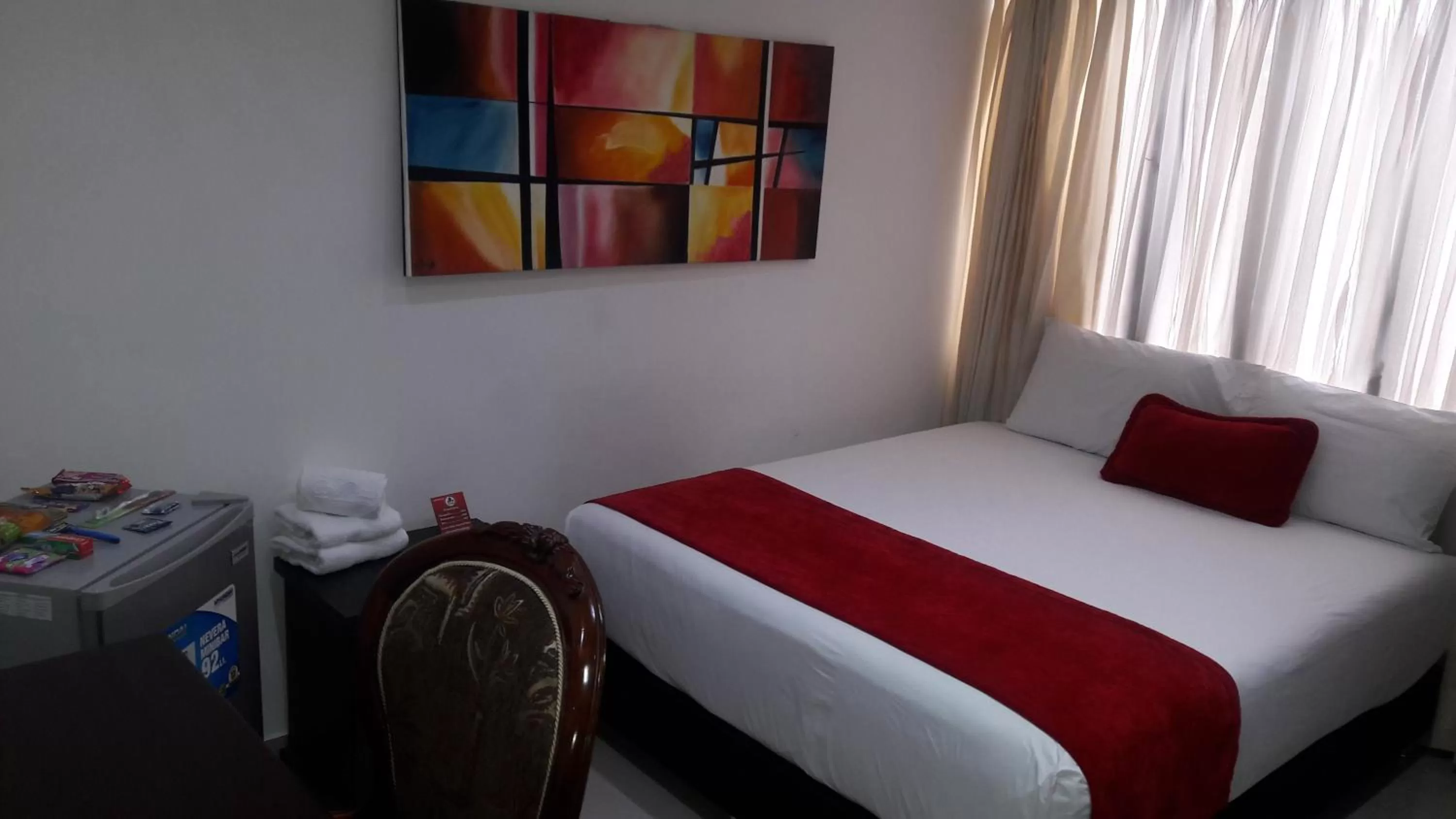 Bedroom, Bed in Hotel Cafe Plaza