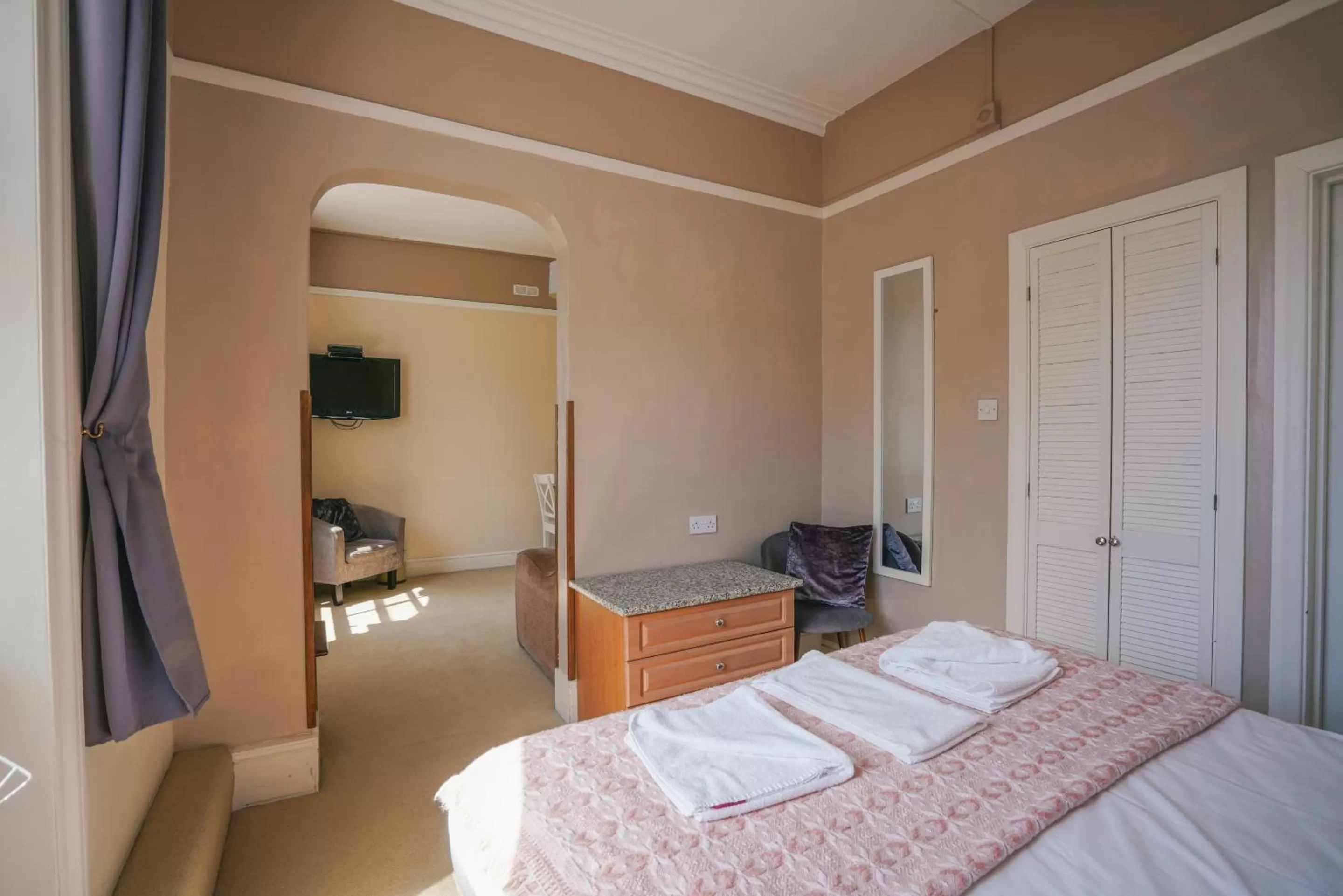 Bedroom, Bed in The Sheldon B&B - FREE private parking