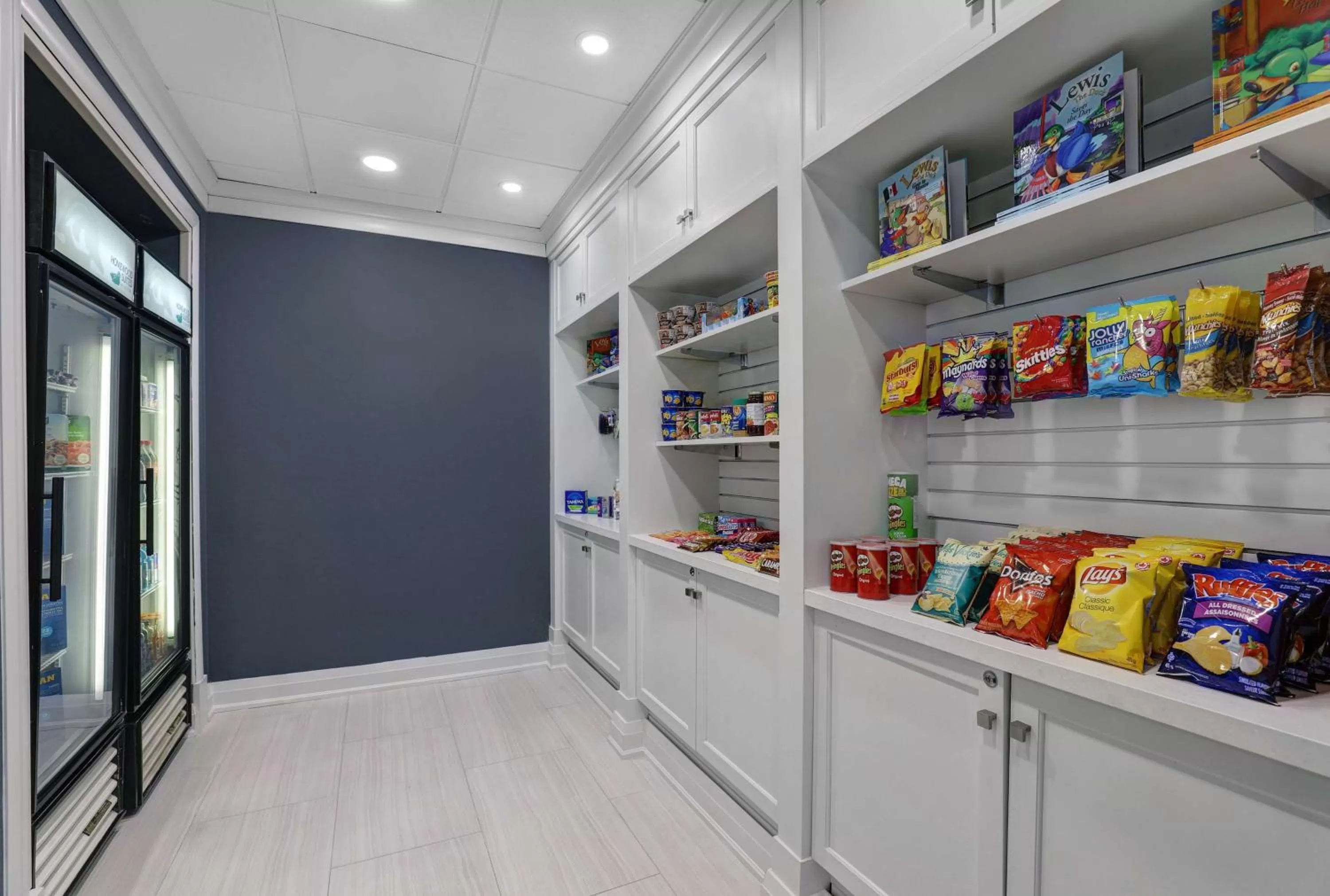 Dining area in Homewood Suites by Hilton London Ontario