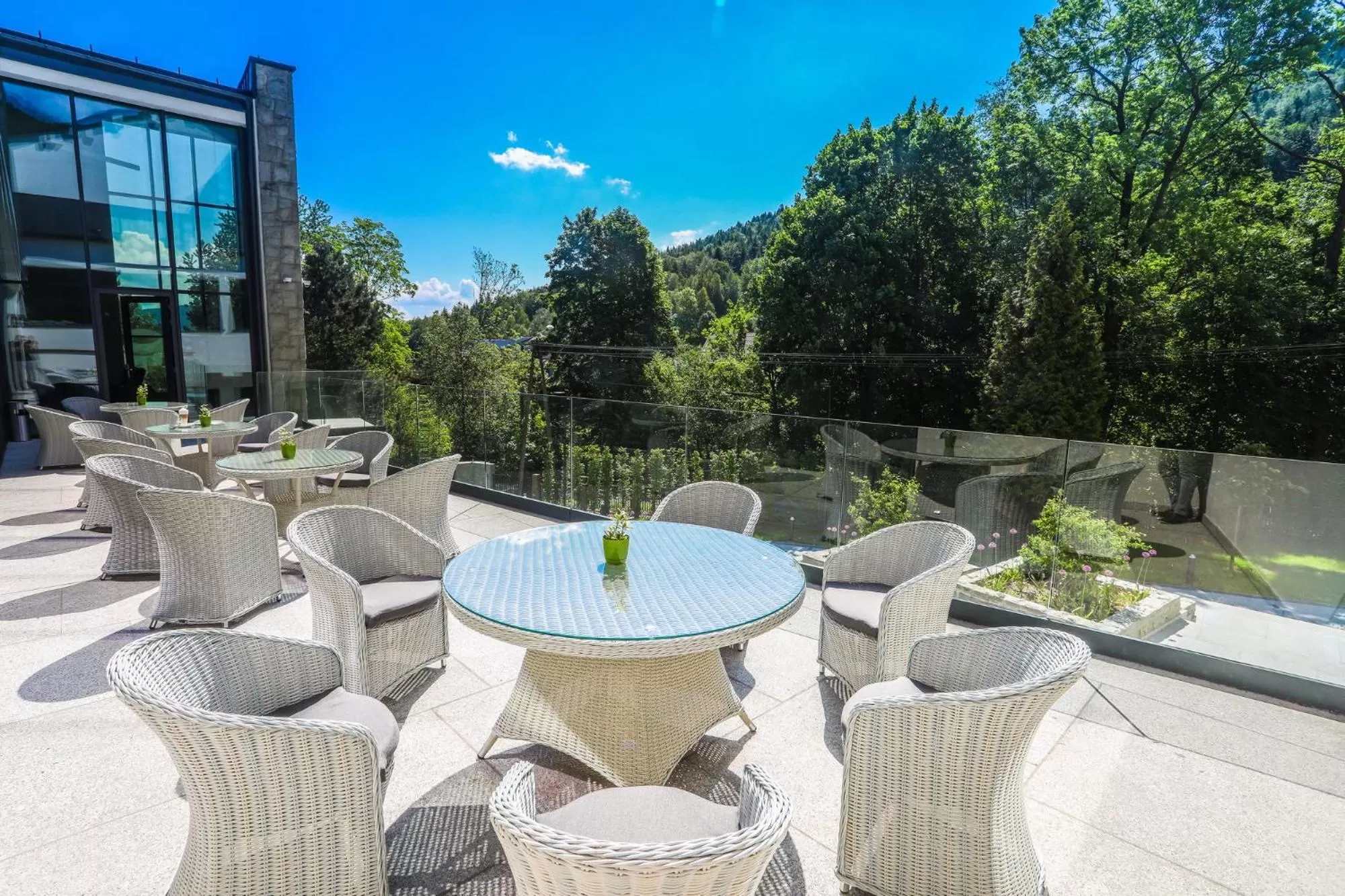 Restaurant/places to eat in Magnus Resort