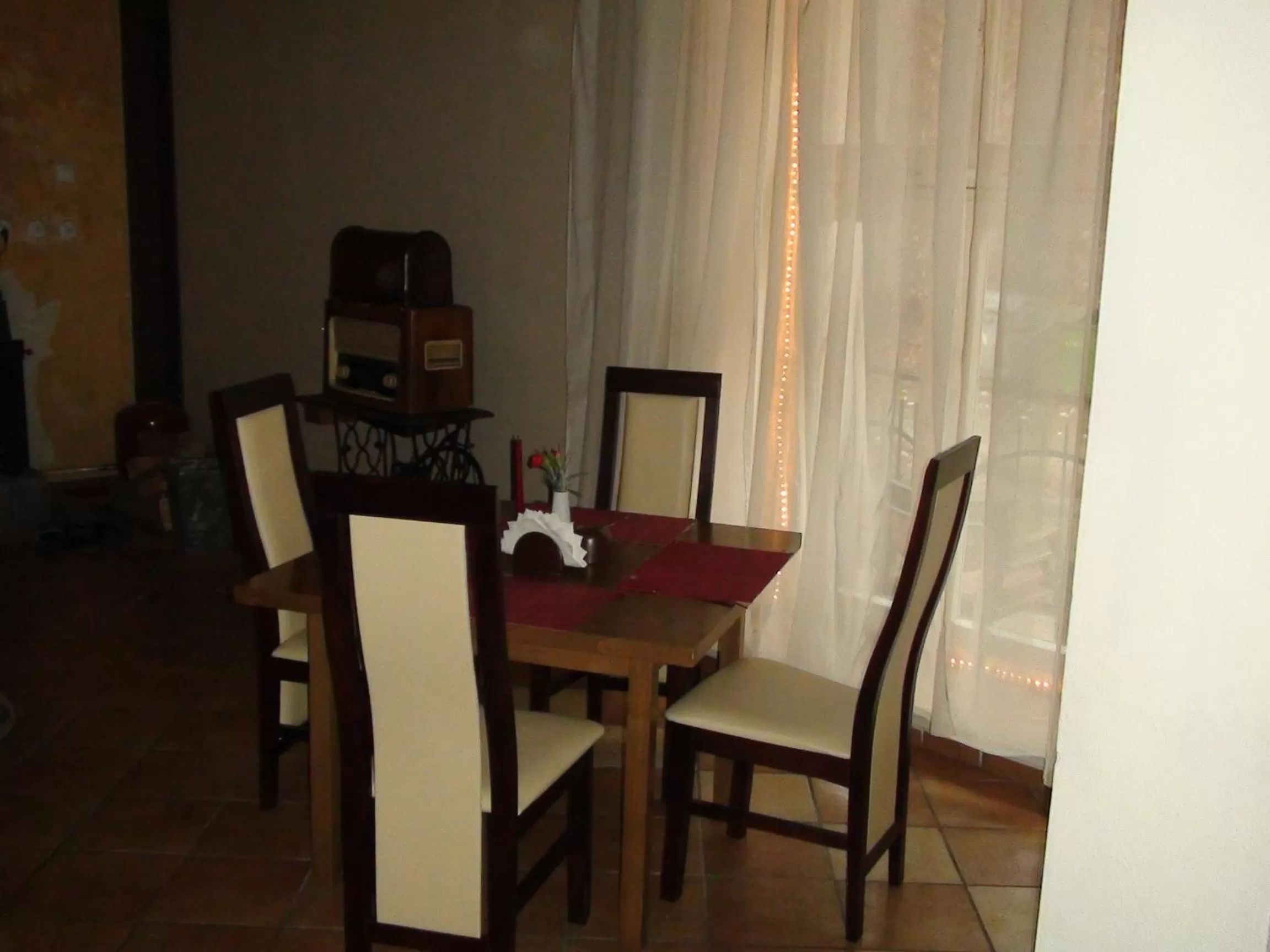 Restaurant/places to eat in Hotel Europa