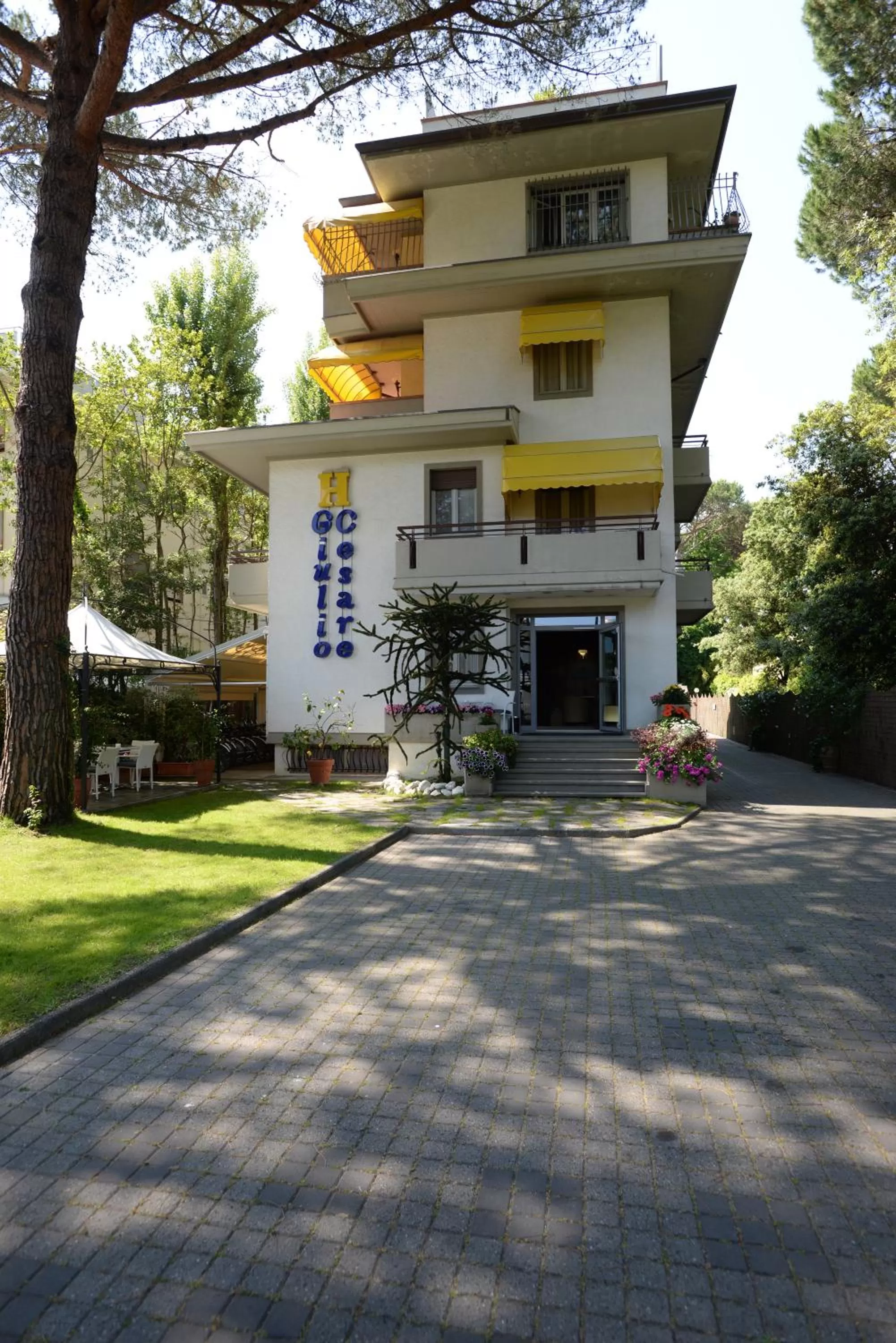 Property building in Hotel Giulio Cesare