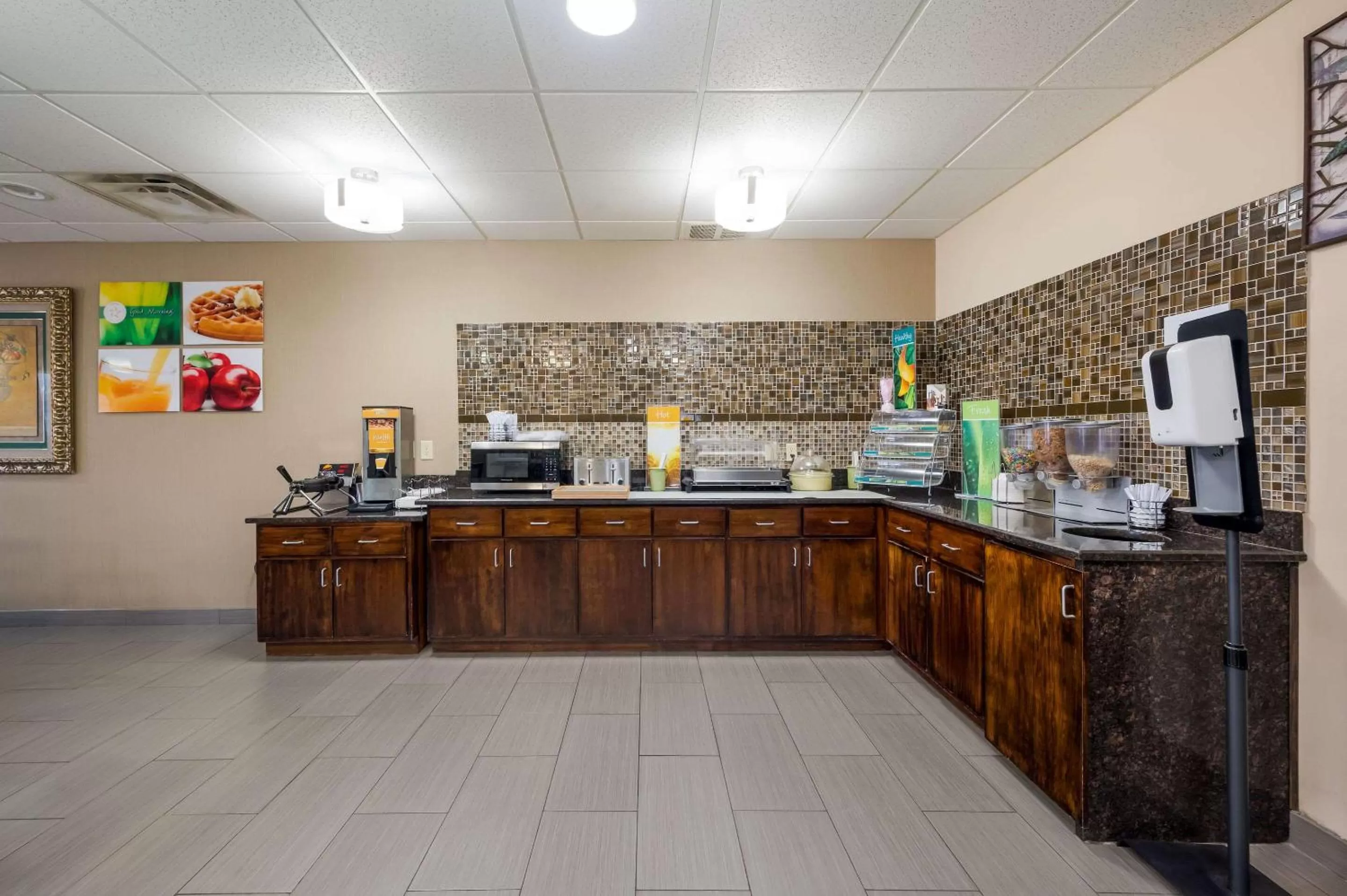 Restaurant/places to eat in Quality Inn & Suites Huntsville Research Park Area