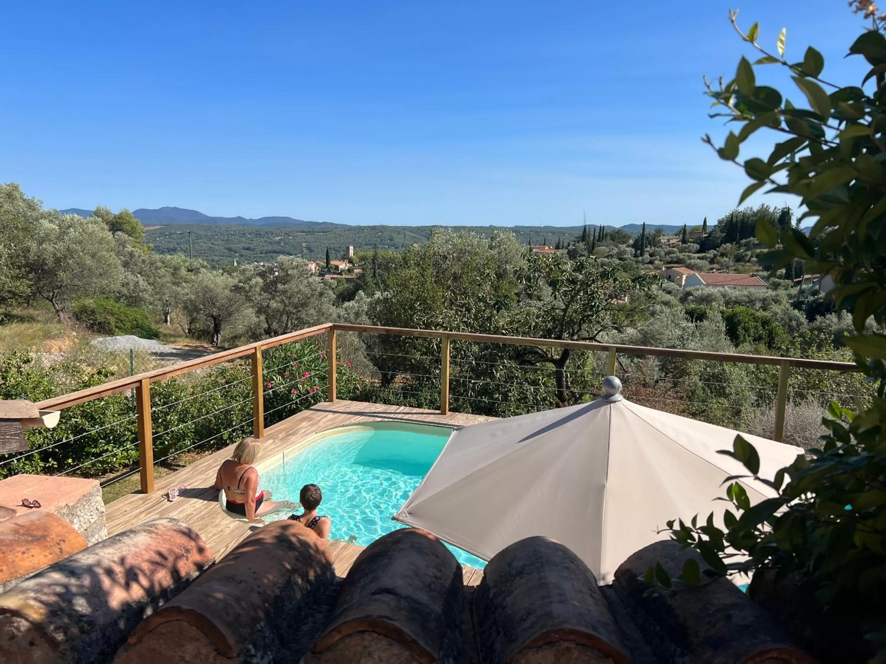 Swimming pool in Le nid des arts