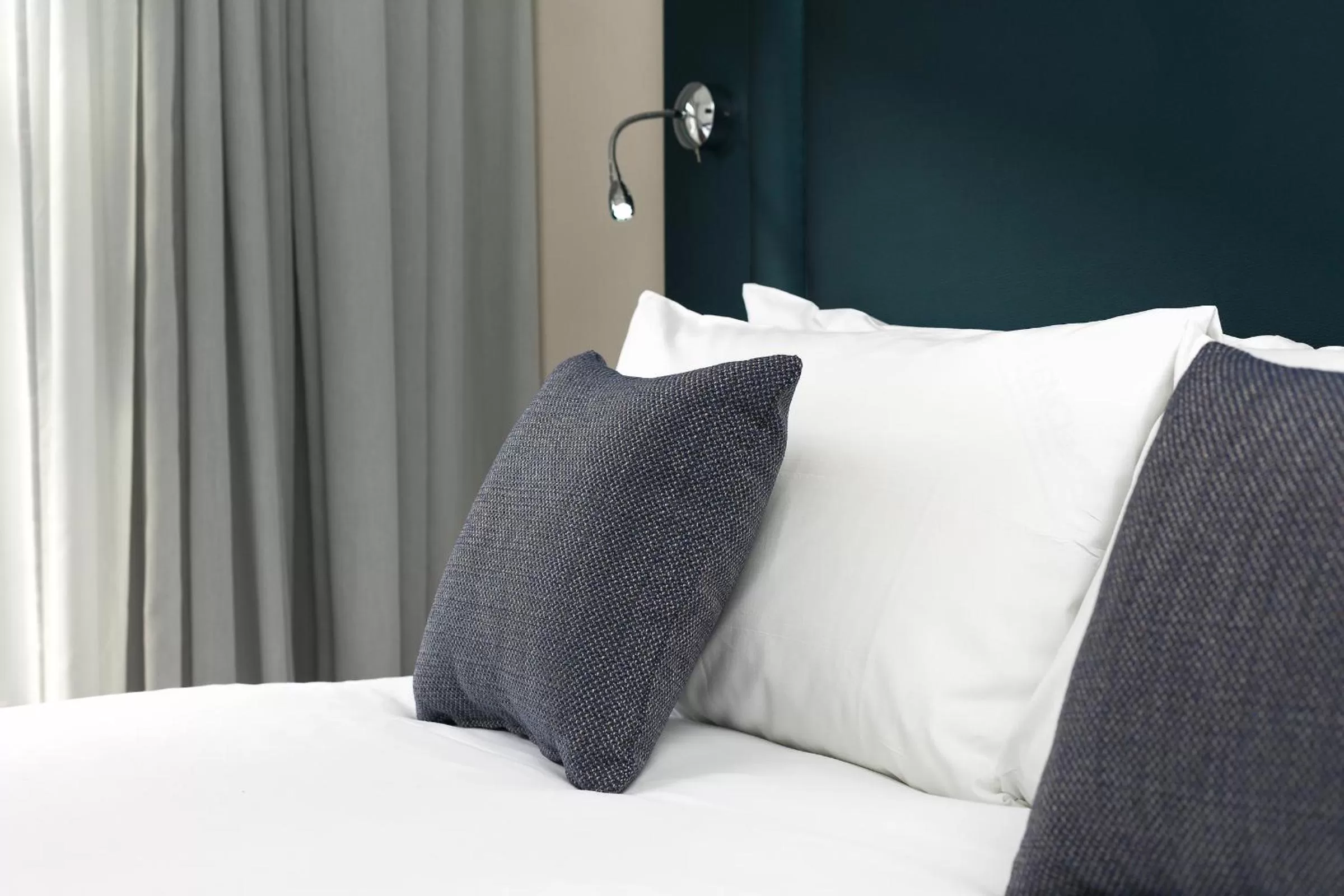 Single Room in Park Avenue J Hotel London Hyde Park