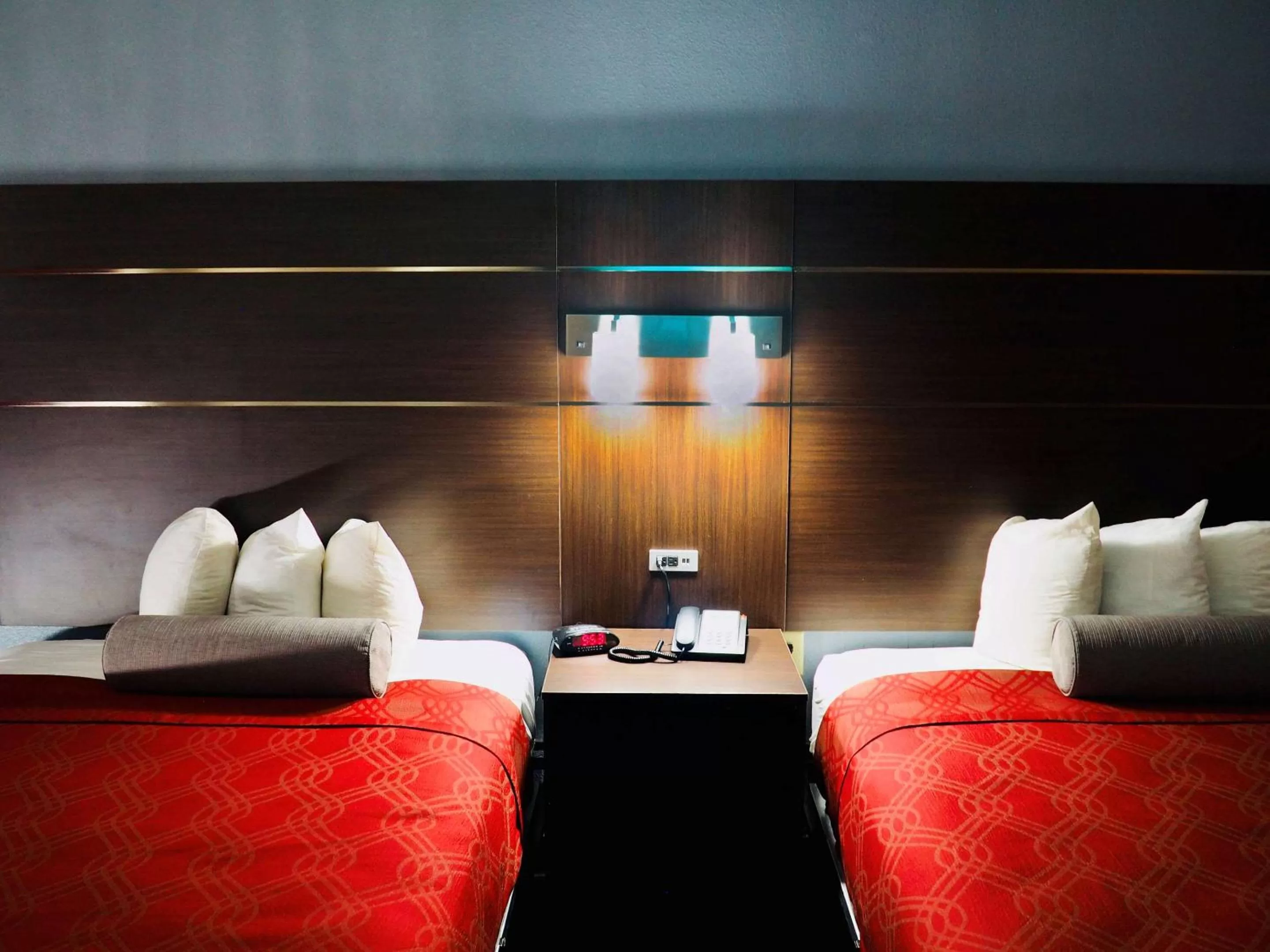 Bed in Econo Lodge Augusta West near Fort Gordon