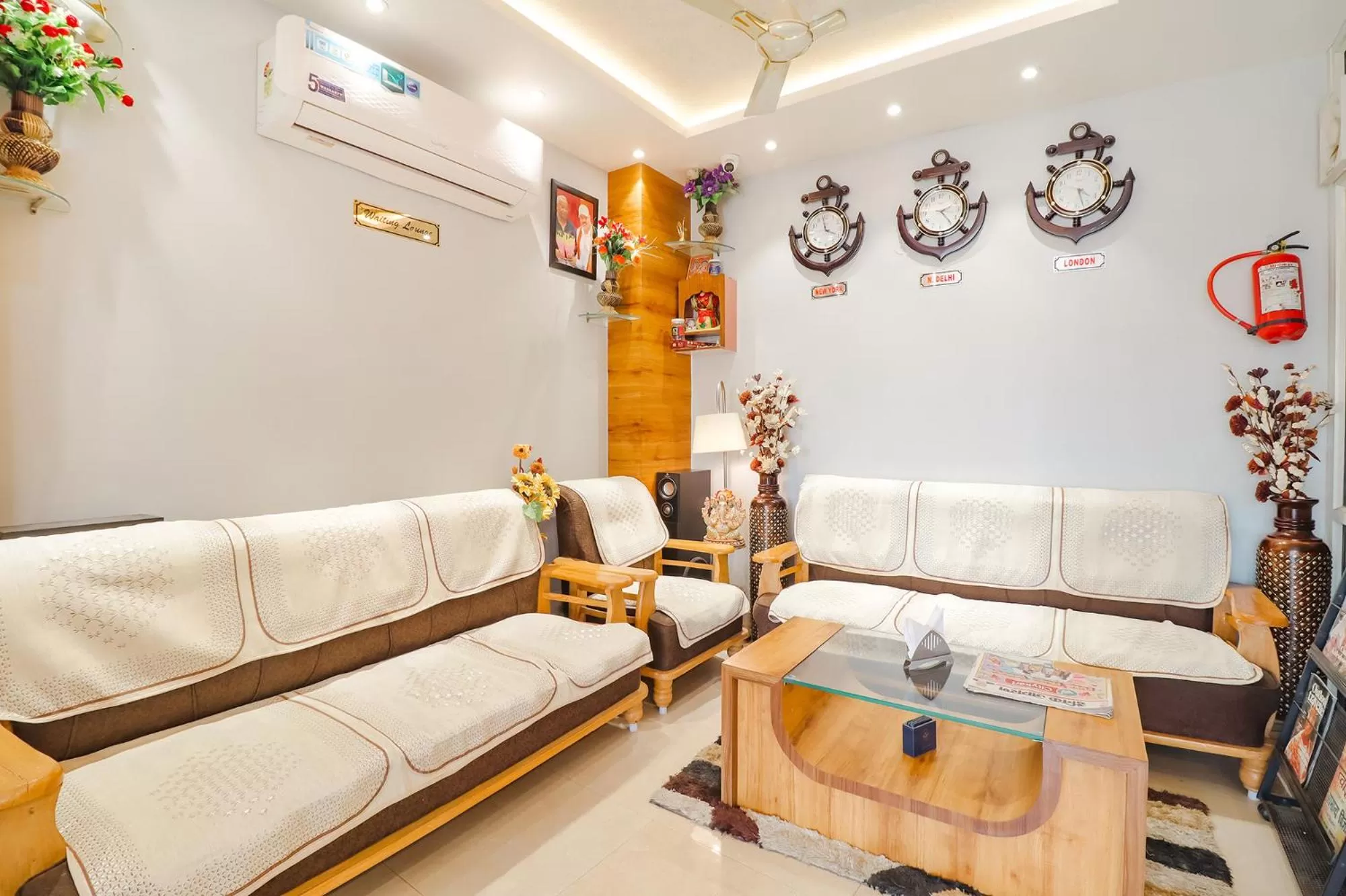 Lobby or reception in FabHotel Holiday Grand