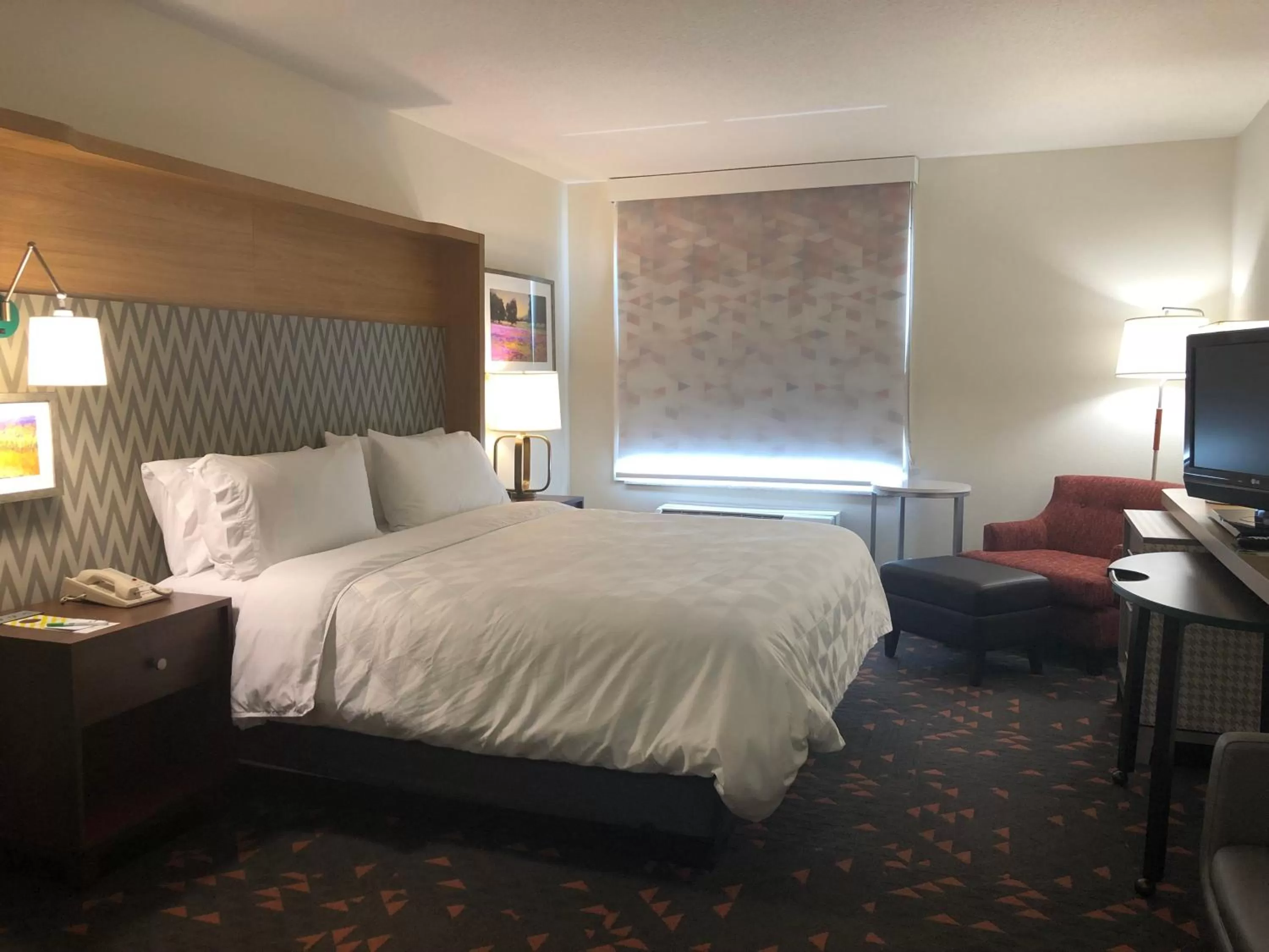 Photo of the whole room, Bed in Holiday Inn Statesboro-University Area by IHG