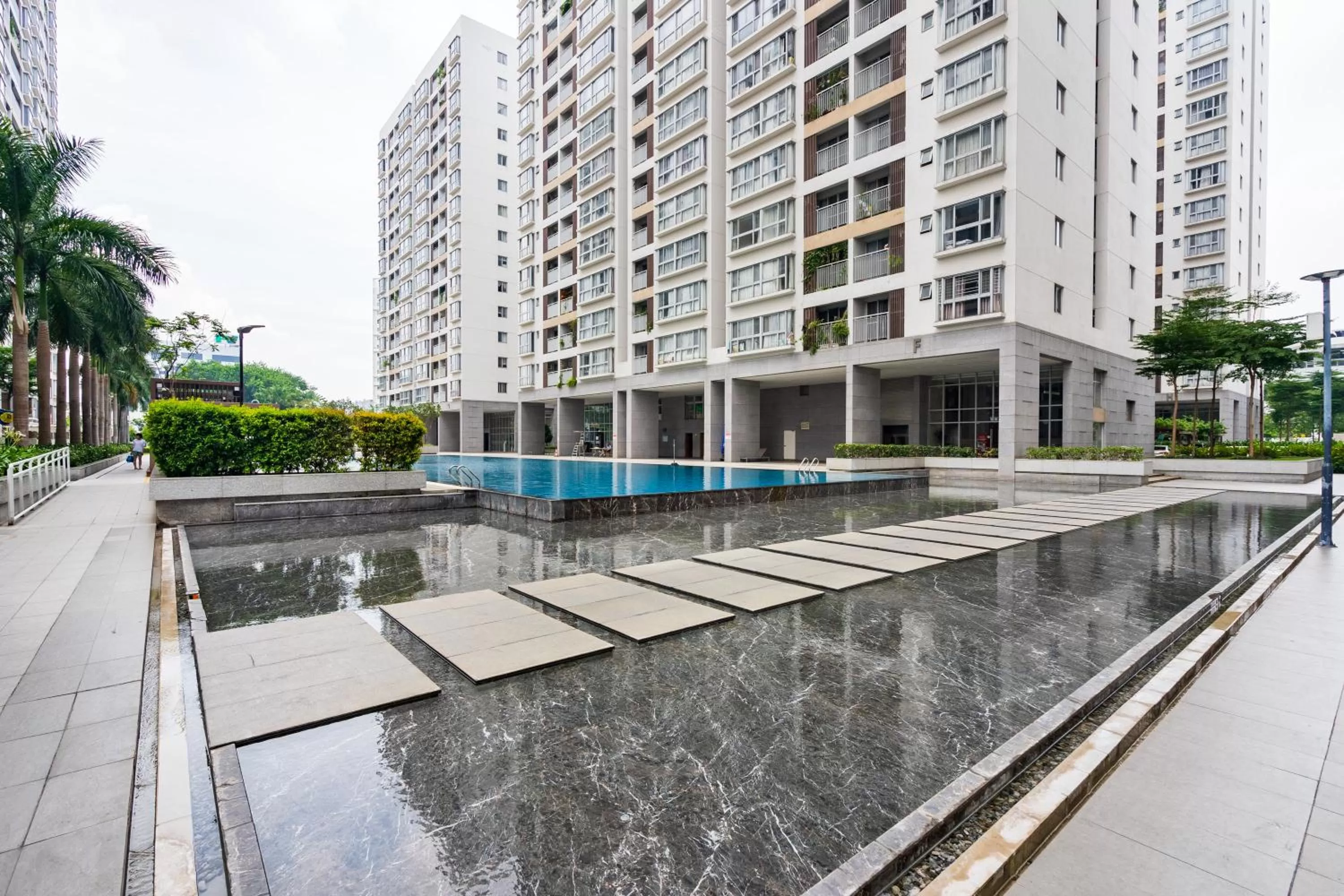 Property building, Swimming Pool in Convinia Apartment