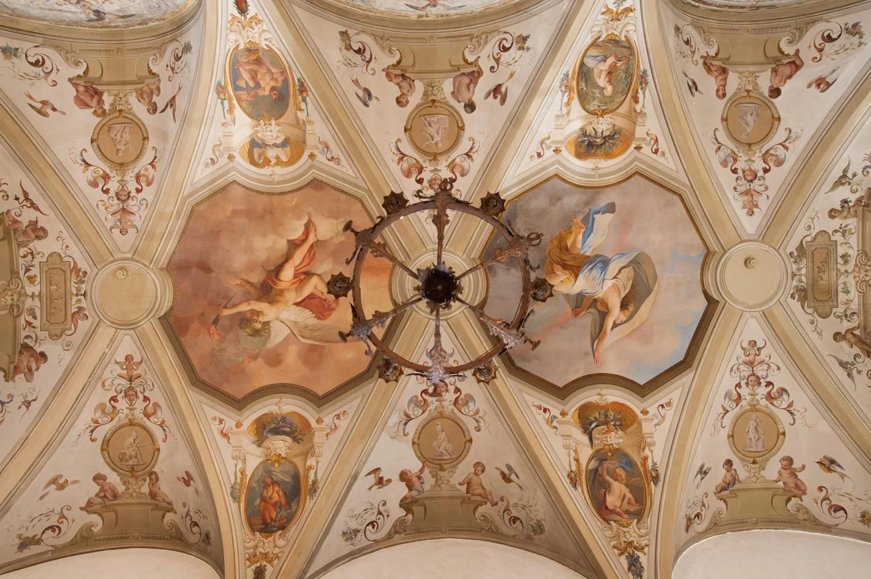 Restaurant/places to eat in Hotel Lungarno Vespucci 50