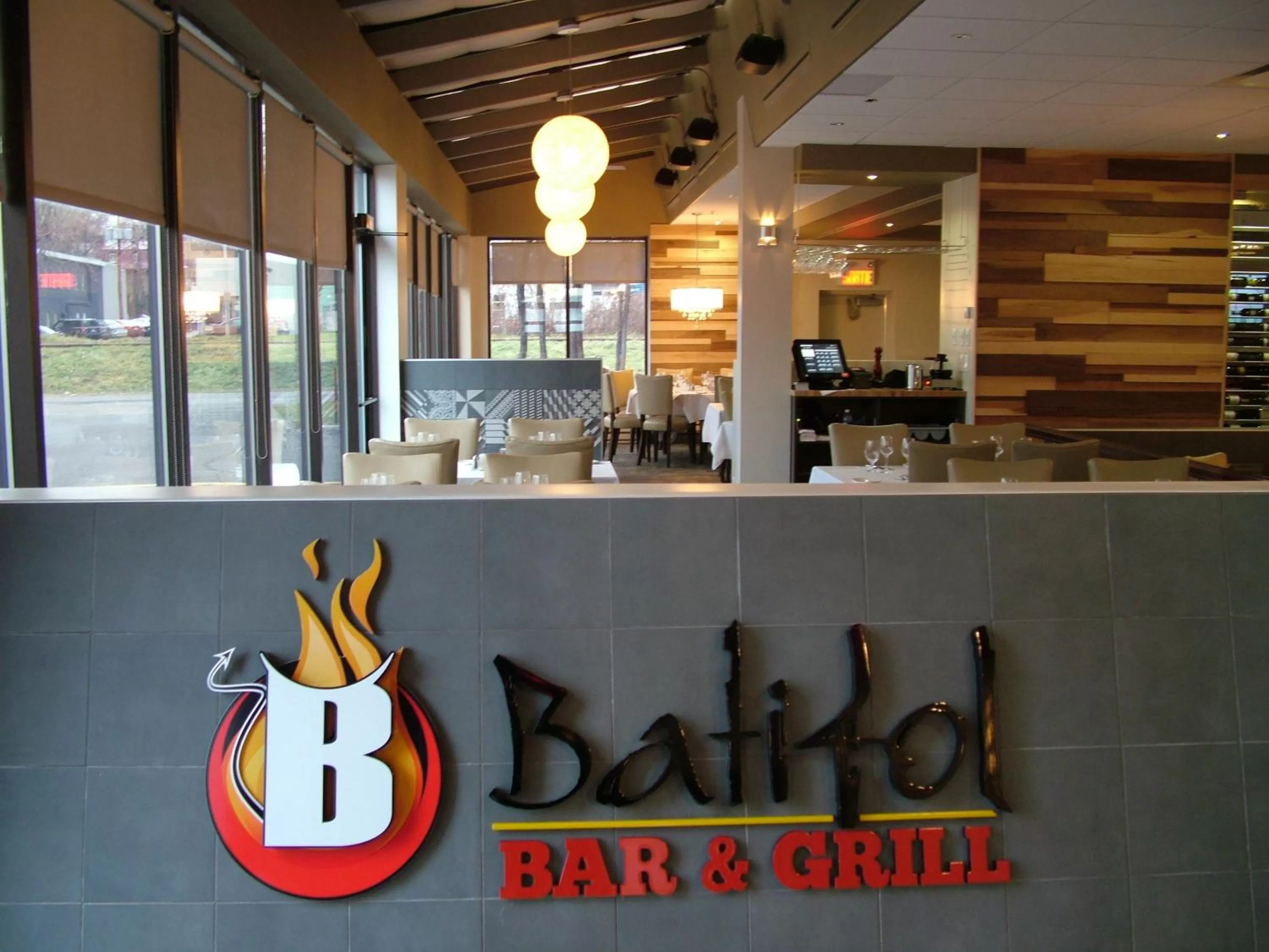 Restaurant/places to eat in Hotel Ambassadeur et Suites