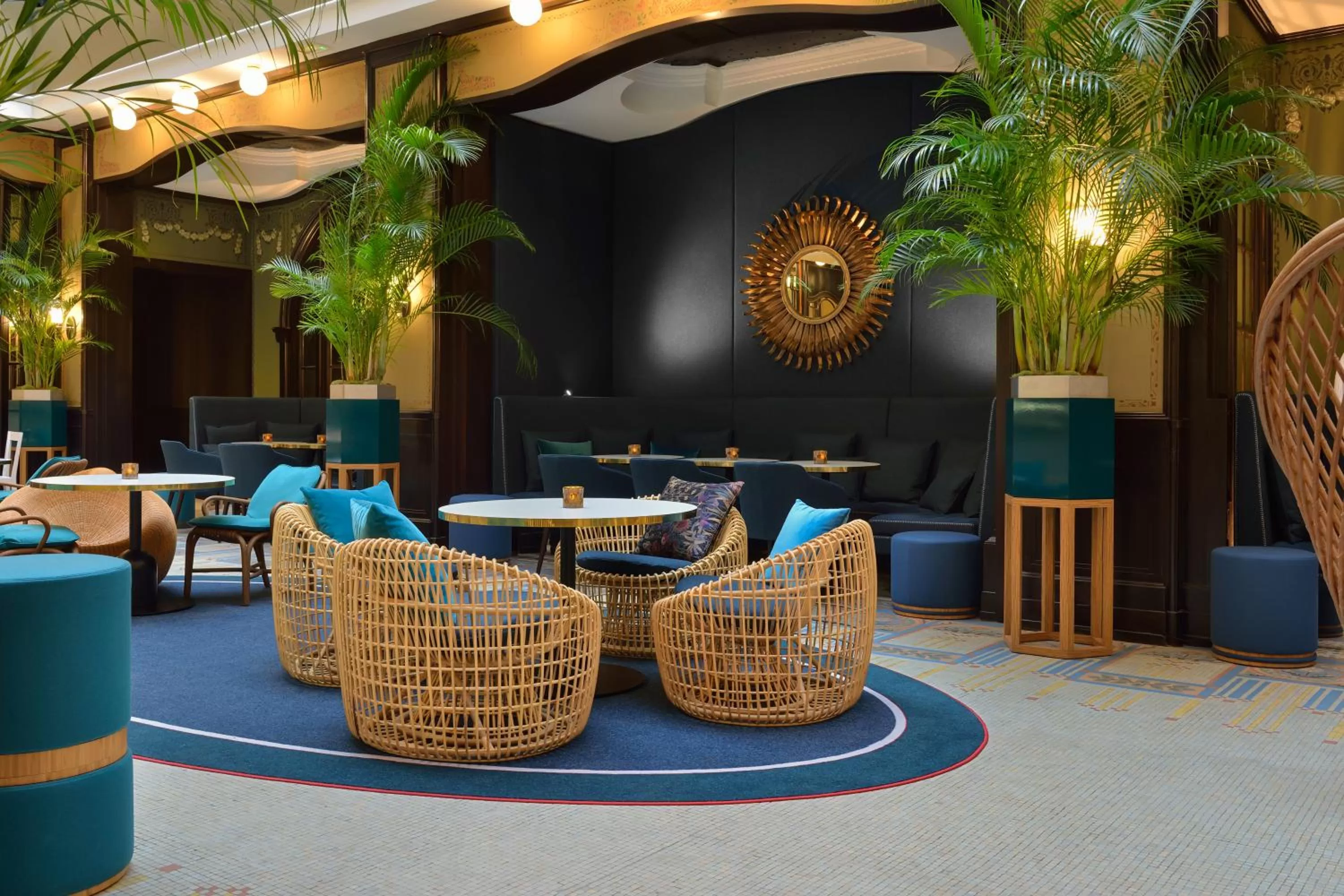 Restaurant/places to eat in l'Echiquier Opéra Hotel Paris - MGallery Collection